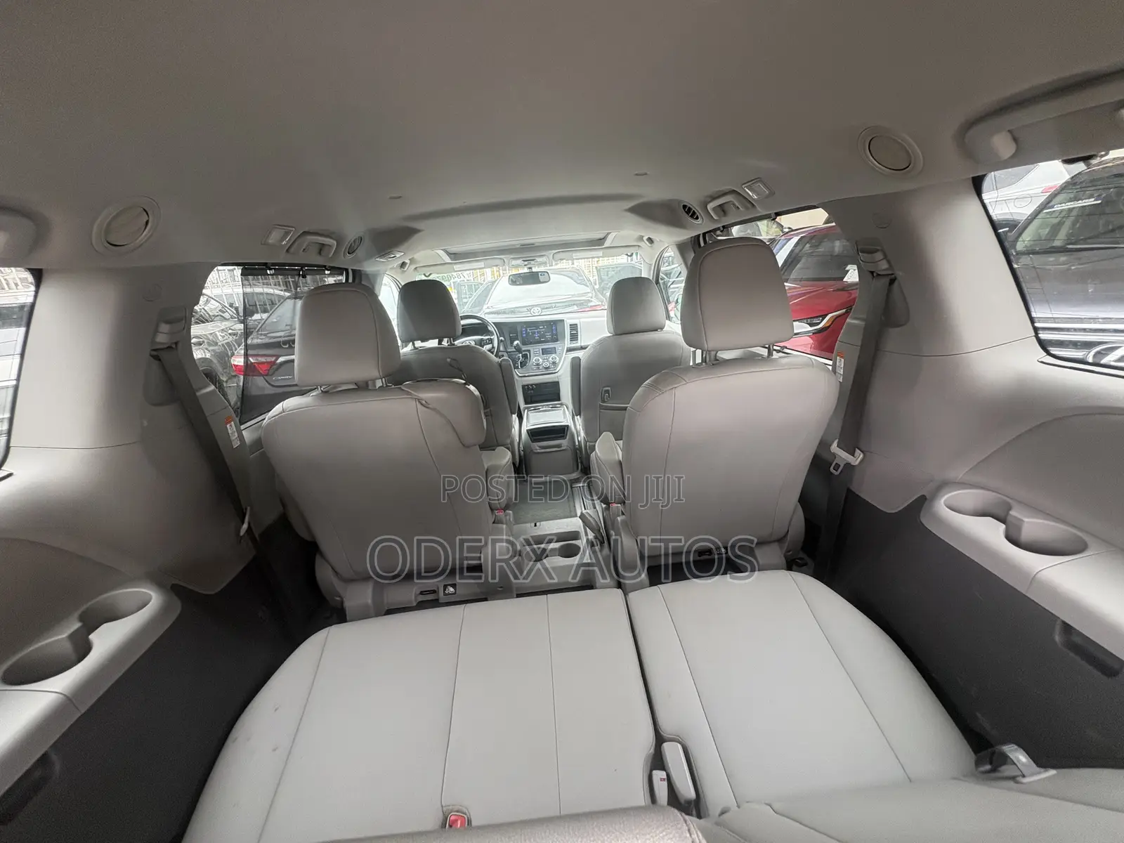 Toyota Sienna XLE Premium 7 Passenger (3.5L 6cyl 8A) 2017 White