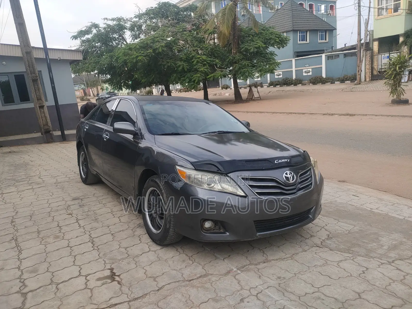 Toyota Camry LE 4dr Sedan (2.5L 4cyl 6AM) 2010 Gray