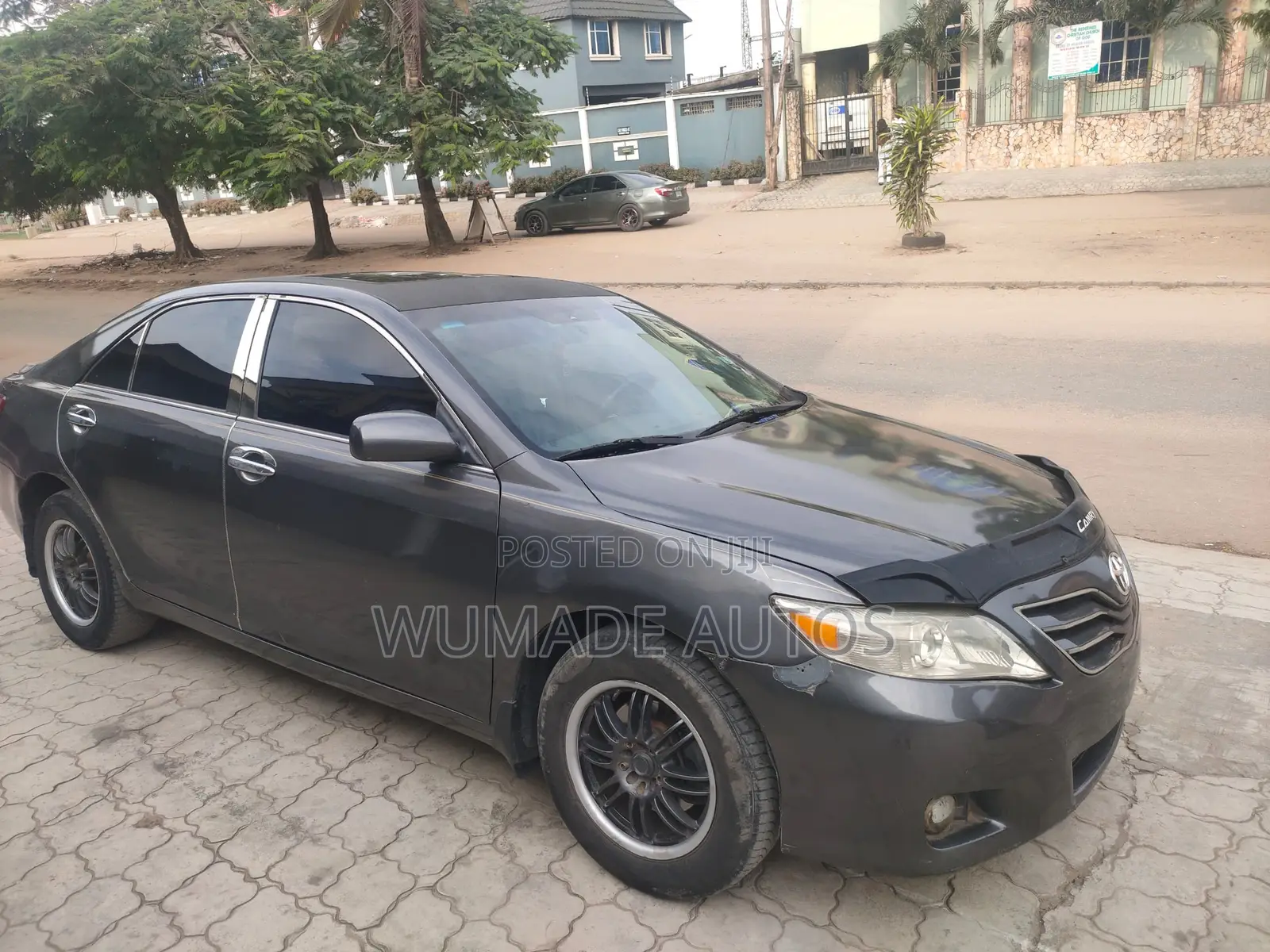 Toyota Camry LE 4dr Sedan (2.5L 4cyl 6AM) 2010 Gray