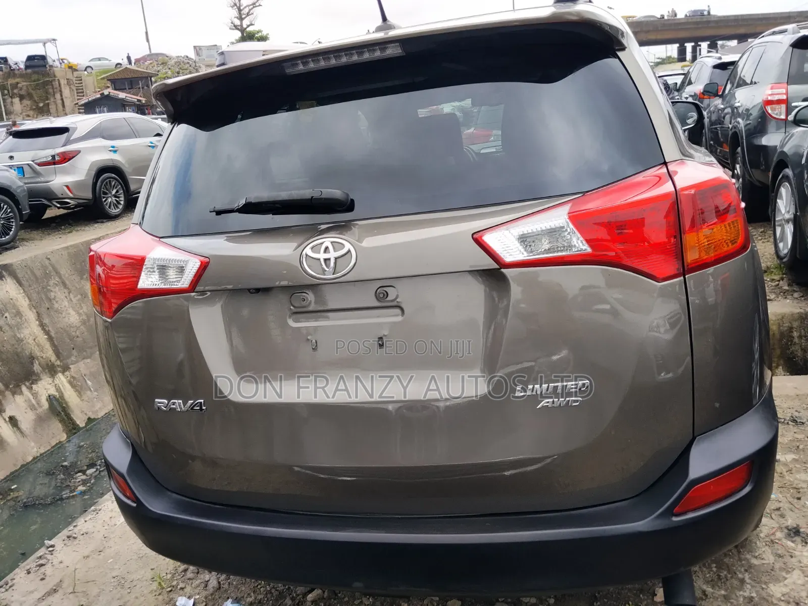 Toyota RAV4 2015 Gold