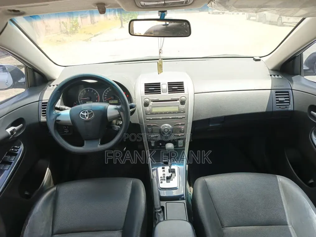 Toyota Corolla 2013 Silver
