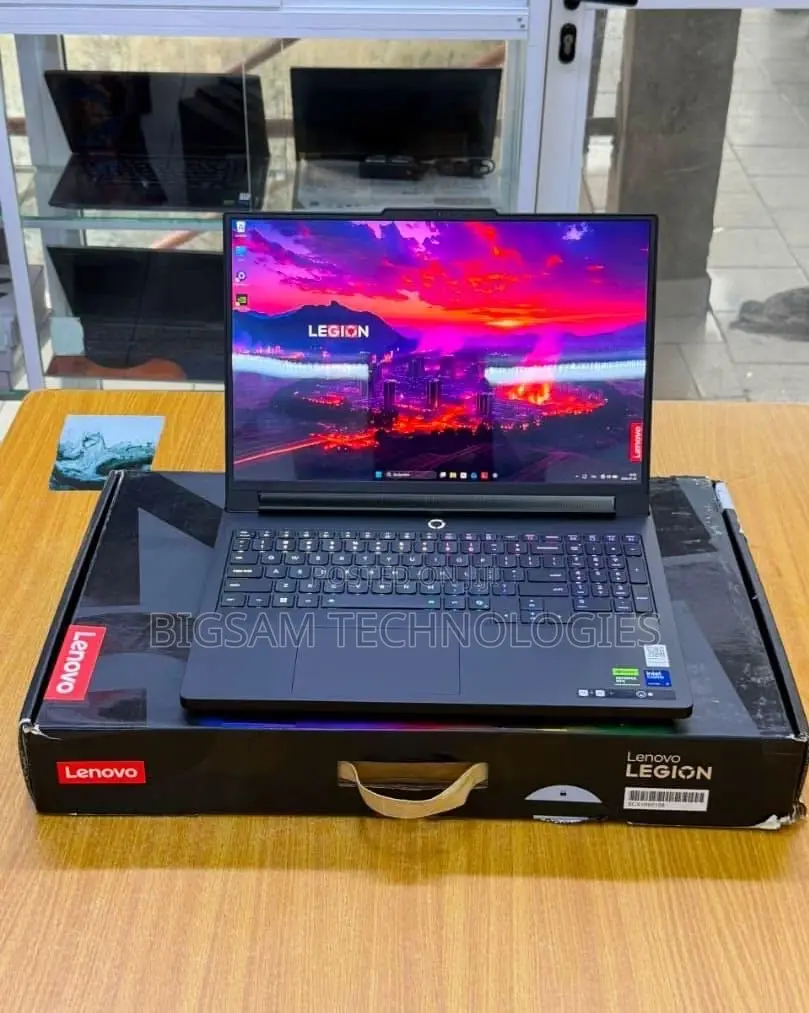 New Laptop Lenovo Legion 5 32GB Intel Core Ultra 7 SSD 1T