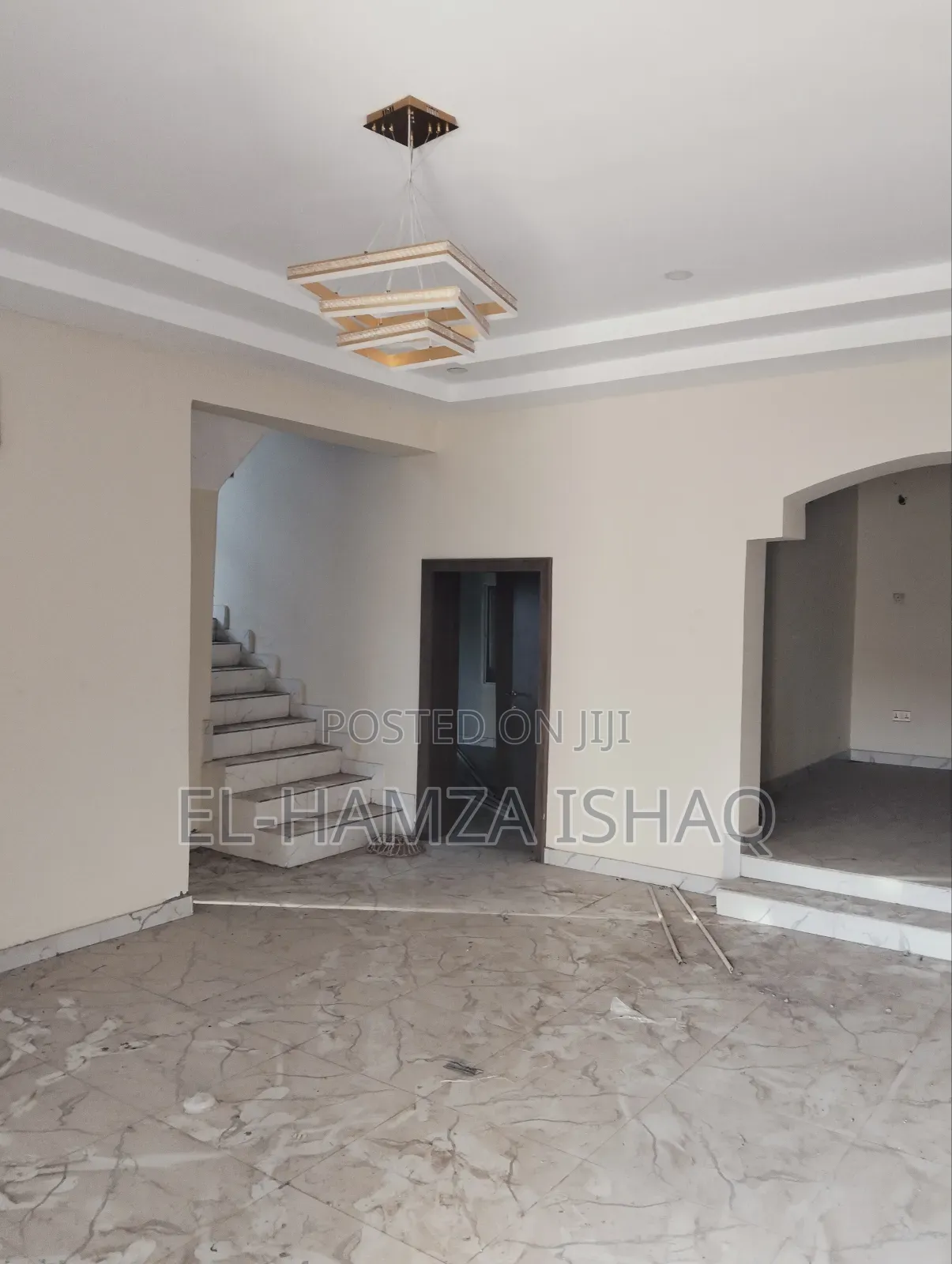 6bdrm Duplex in Apple Wood Estate, Lugbe District for rent