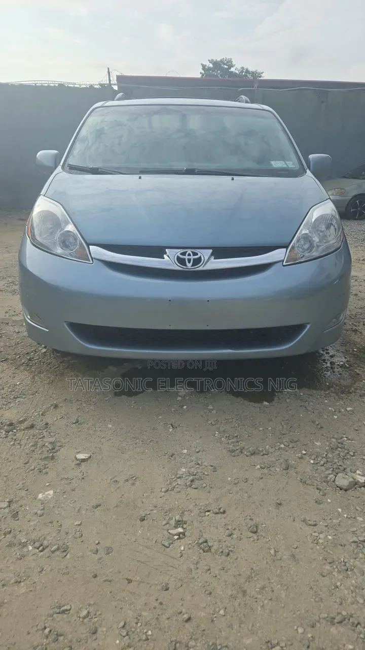 Toyota Sienna 2006 Blue