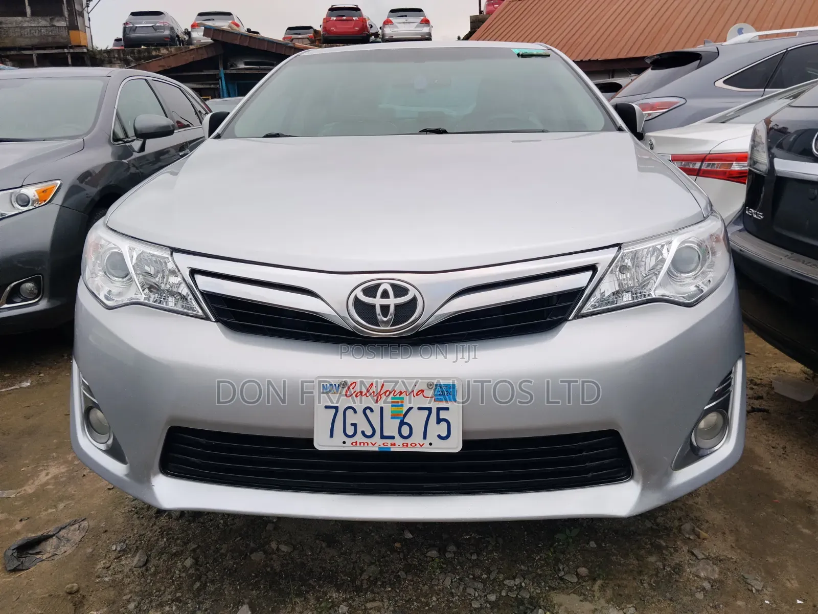 Toyota Camry XLE 4dr Sedan w/Prod. End 11/13 (3.5L 6cyl 6A) 2014 Silver