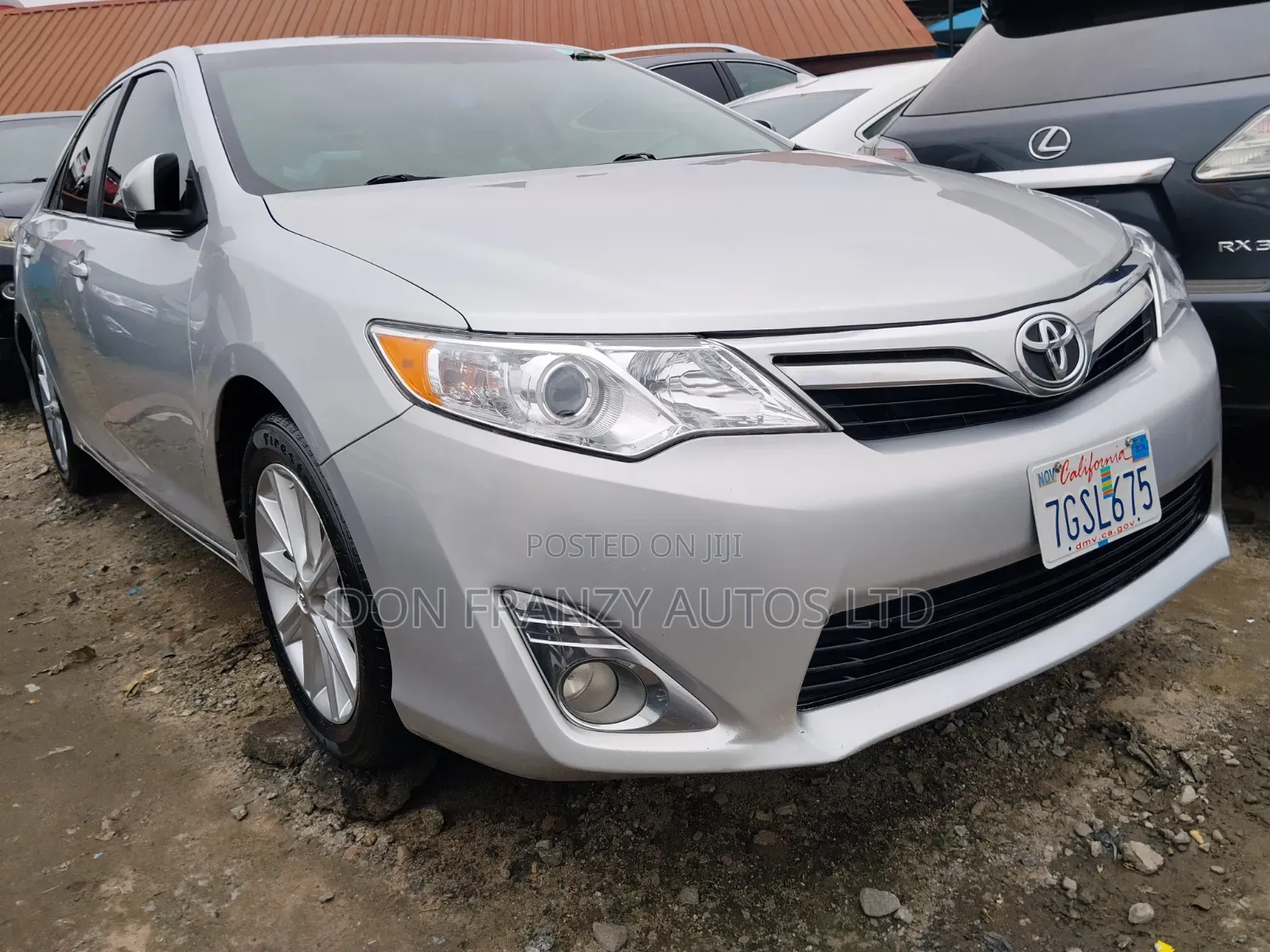 Toyota Camry XLE 4dr Sedan w/Prod. End 11/13 (3.5L 6cyl 6A) 2014 Silver