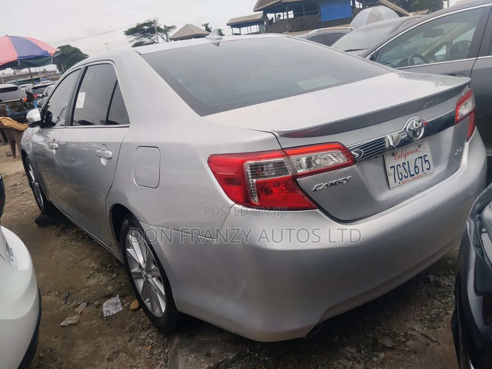 Toyota Camry XLE 4dr Sedan w/Prod. End 11/13 (3.5L 6cyl 6A) 2014 Silver