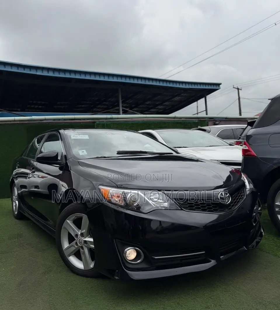 Toyota Camry SE 4dr Sedan (2.5L 4cyl 6A) 2012 Black