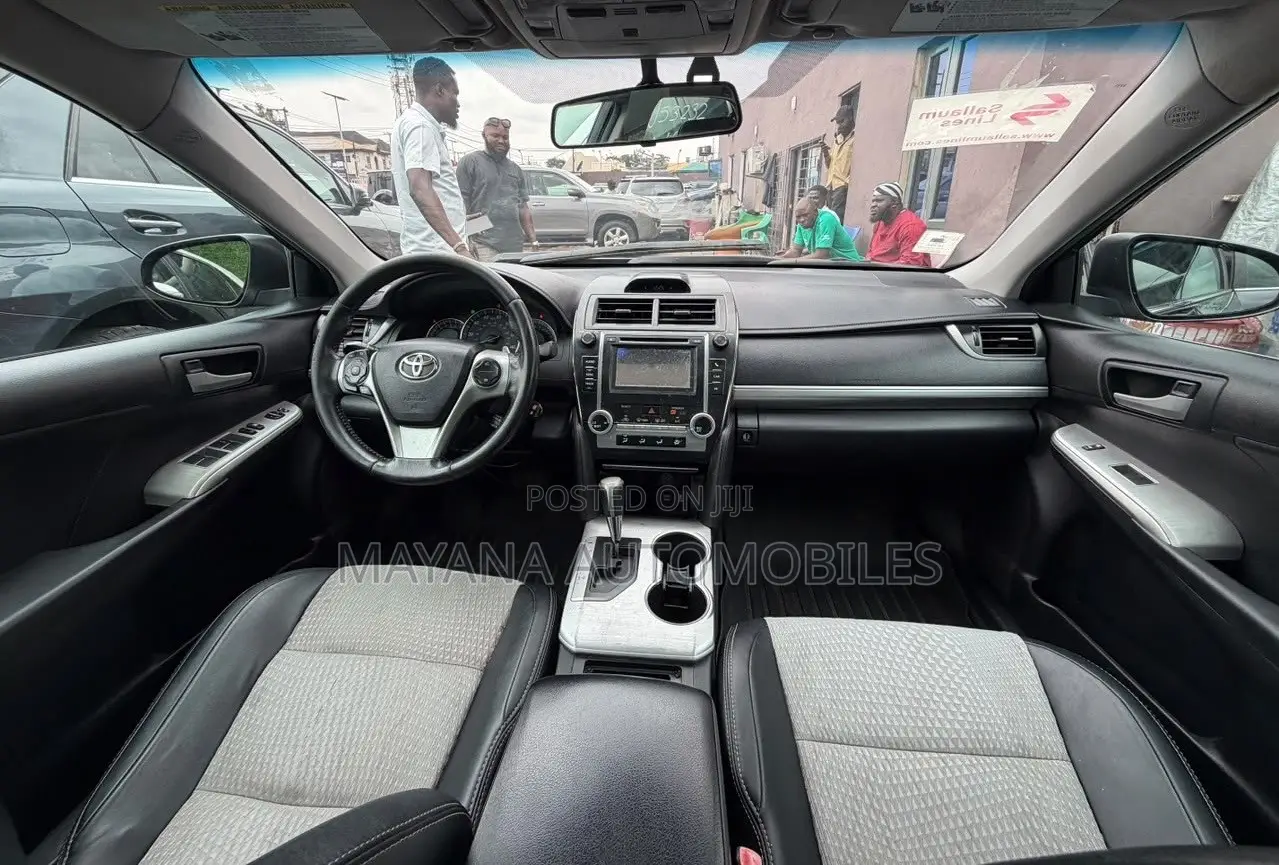 Toyota Camry SE 4dr Sedan (2.5L 4cyl 6A) 2012 Black