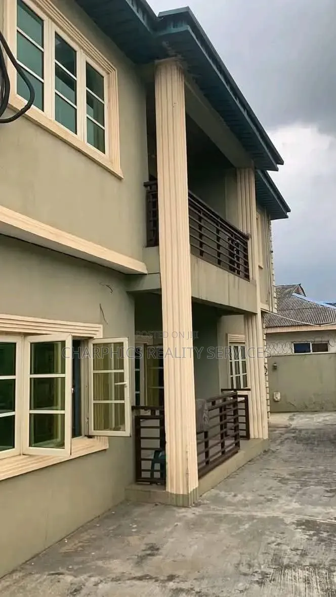 5bdrm Block of Flats in Agric for sale