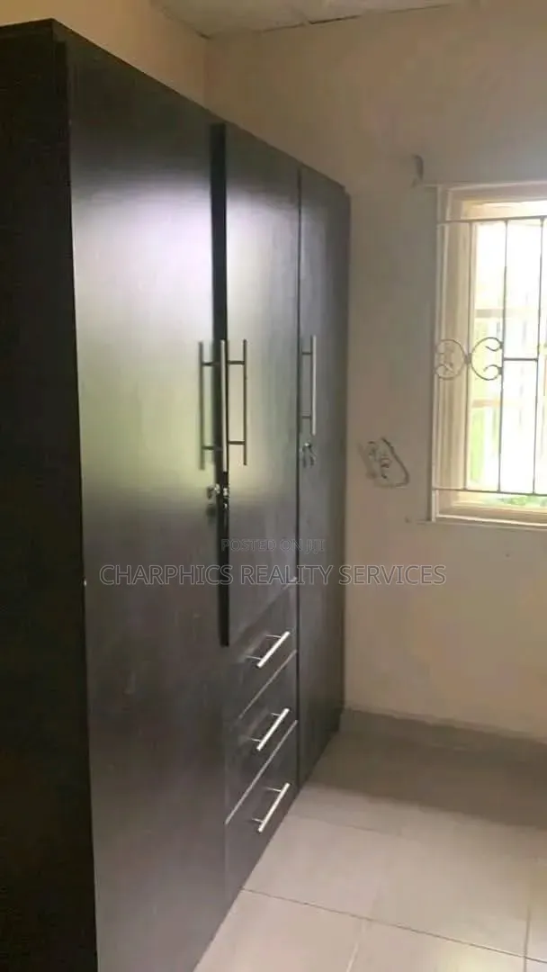 5bdrm Block of Flats in Agric for sale