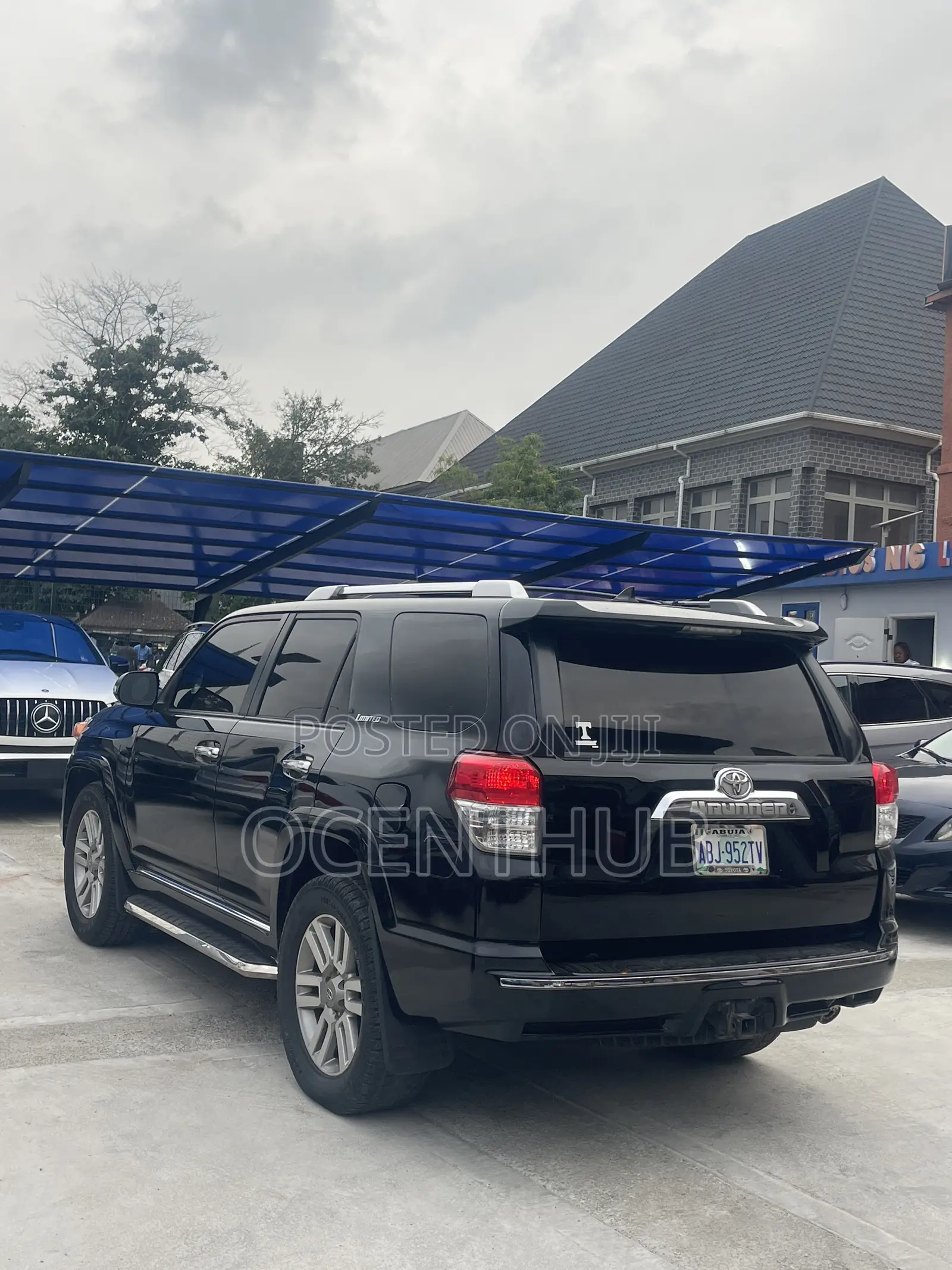 Toyota 4-Runner Limited 4WD 2012 Black