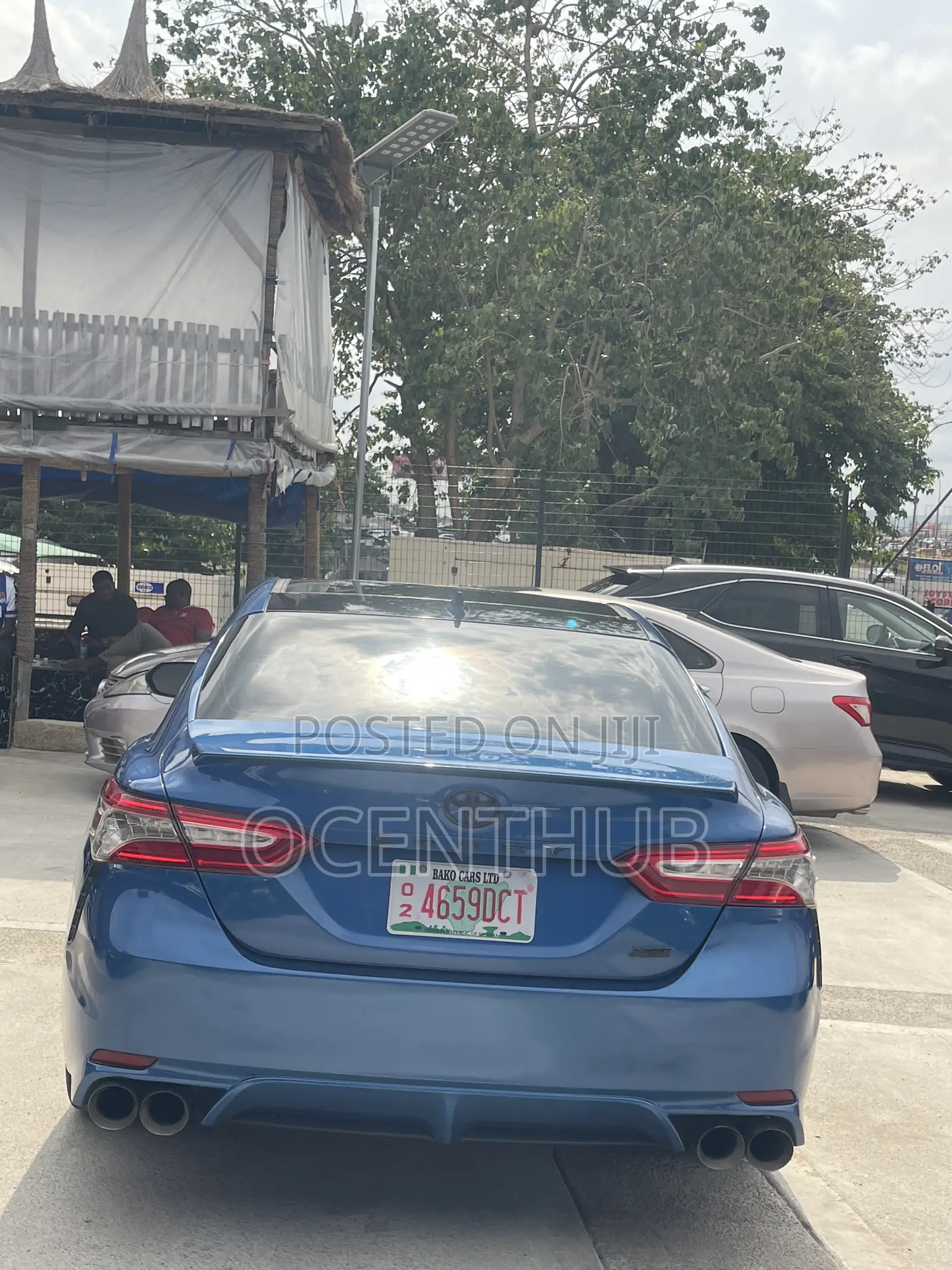 Toyota Camry XLE FWD 2020 Blue