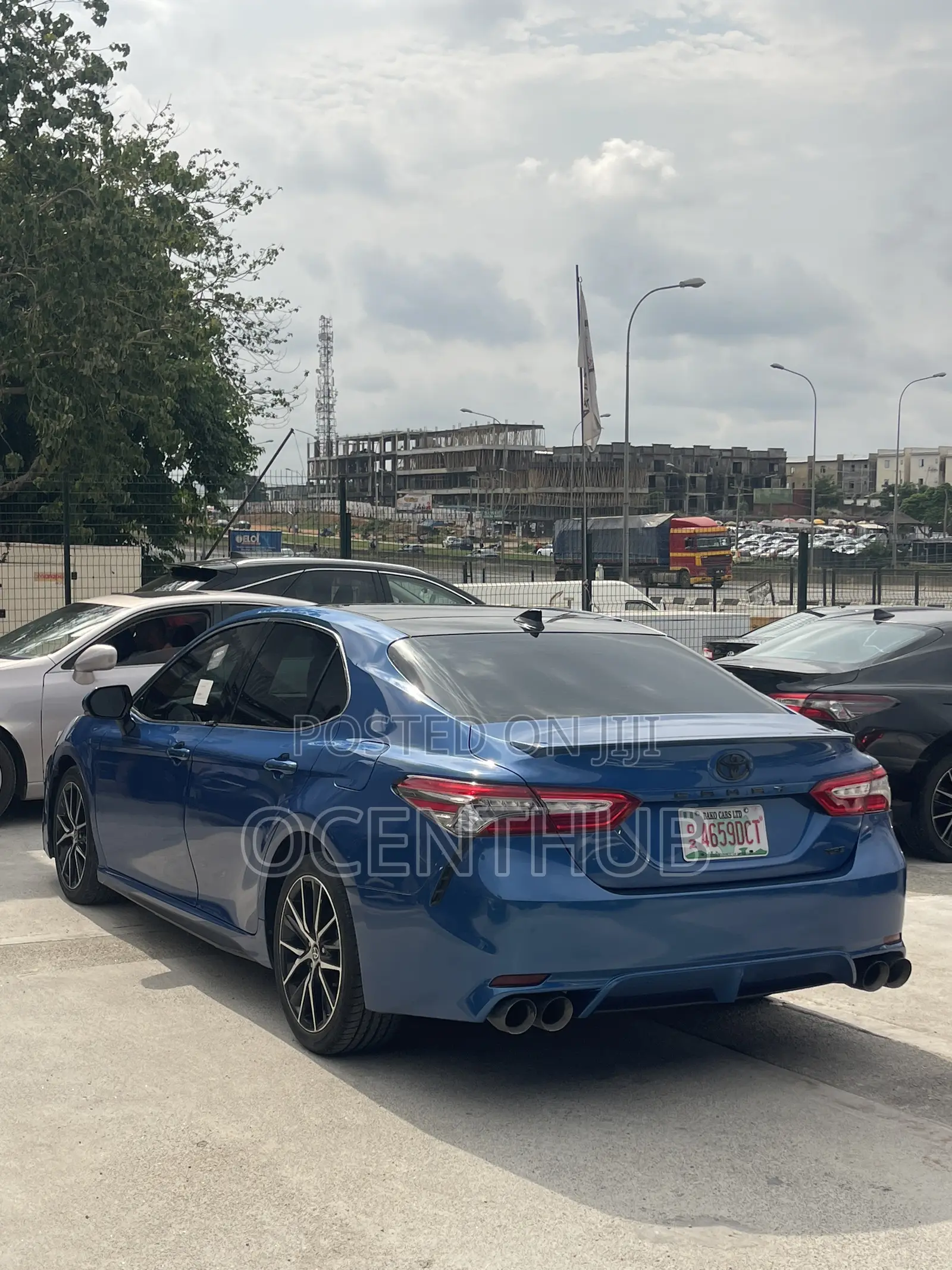 Toyota Camry XLE FWD 2020 Blue