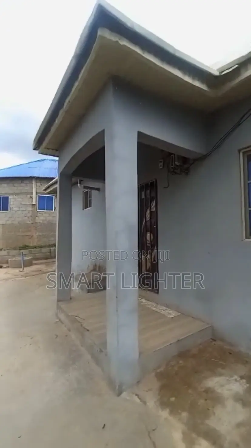 4bdrm Bungalow in Phase 1 / Jikwoyi for sale