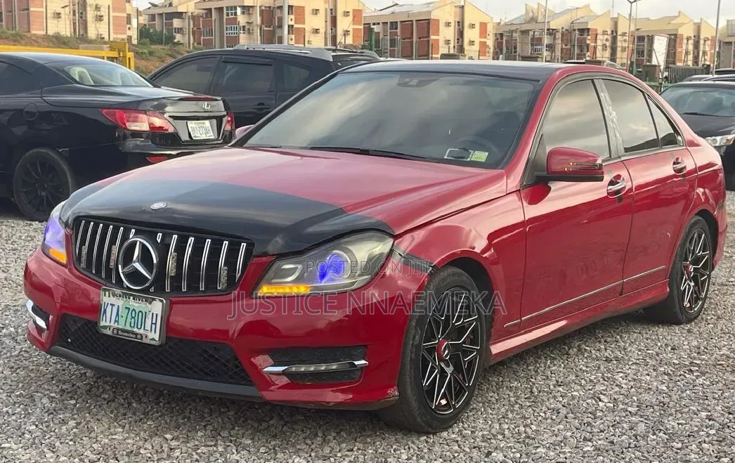 Mercedes-Benz C300 2013 Red