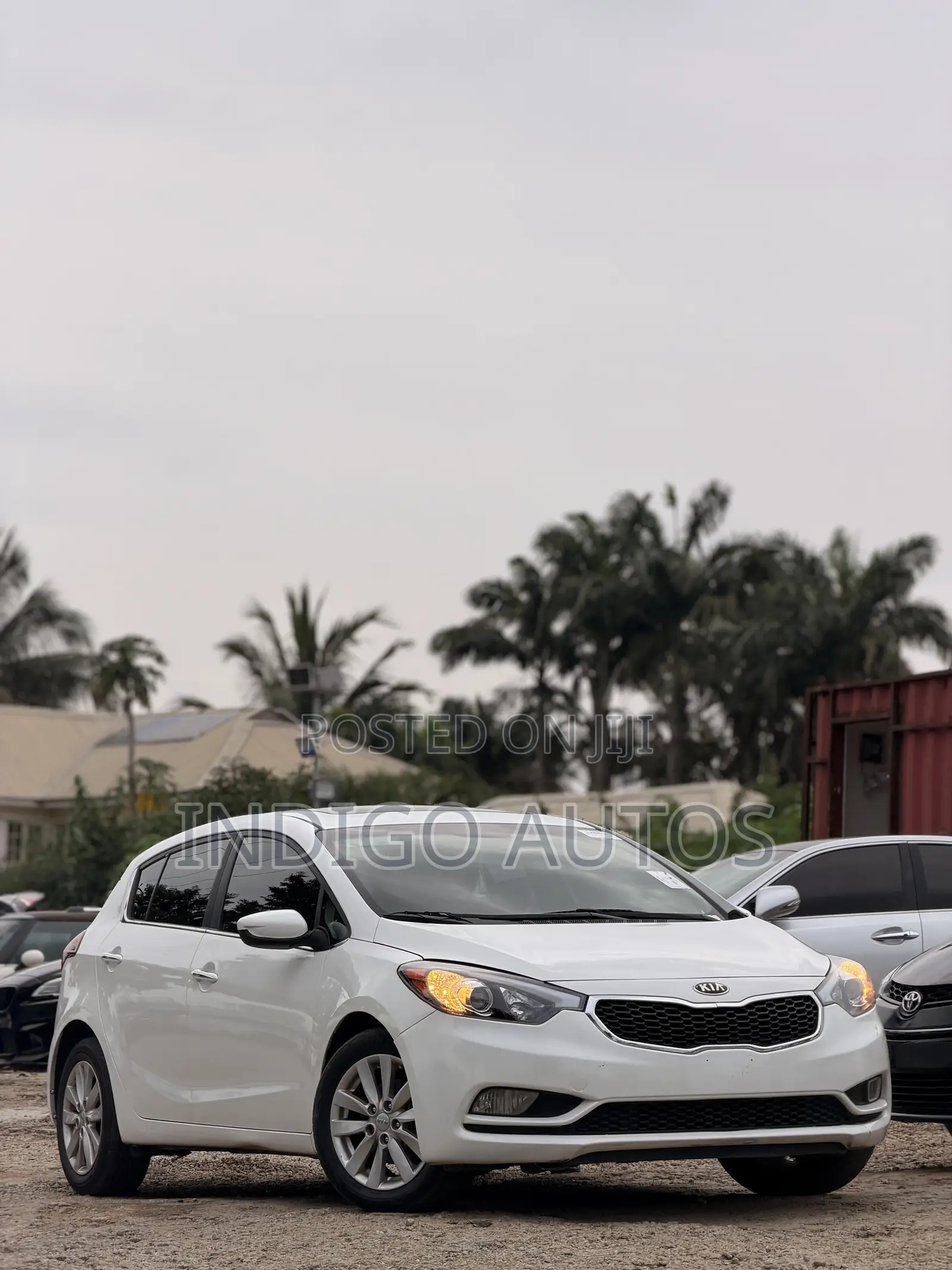 Kia Forte EX Hatchback 2015 White