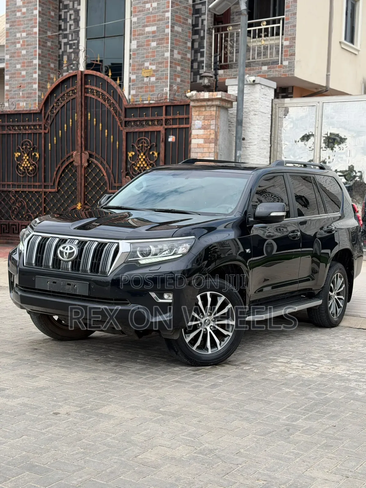 Toyota Land Cruiser Prado 2024 Black