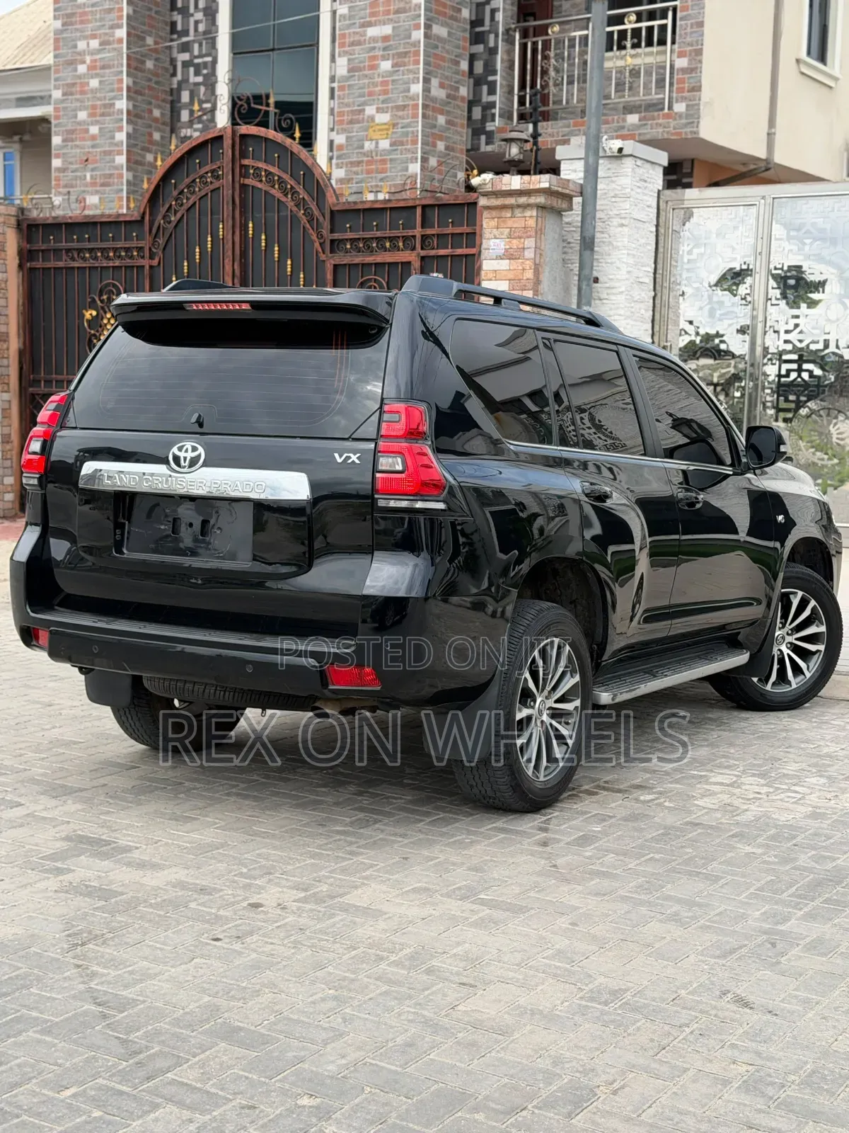 Toyota Land Cruiser Prado 2024 Black