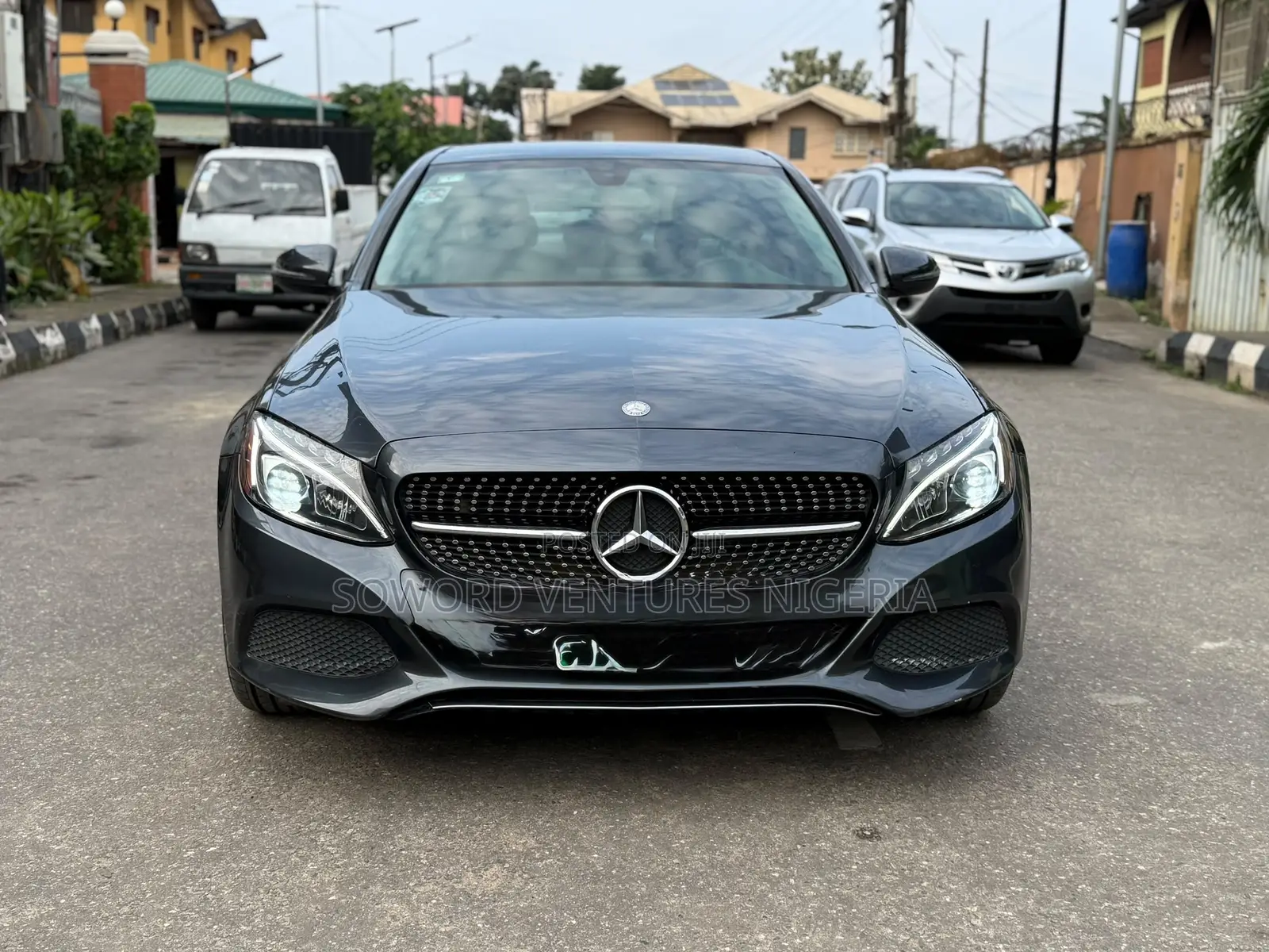 Mercedes-Benz C300 2016 Gray