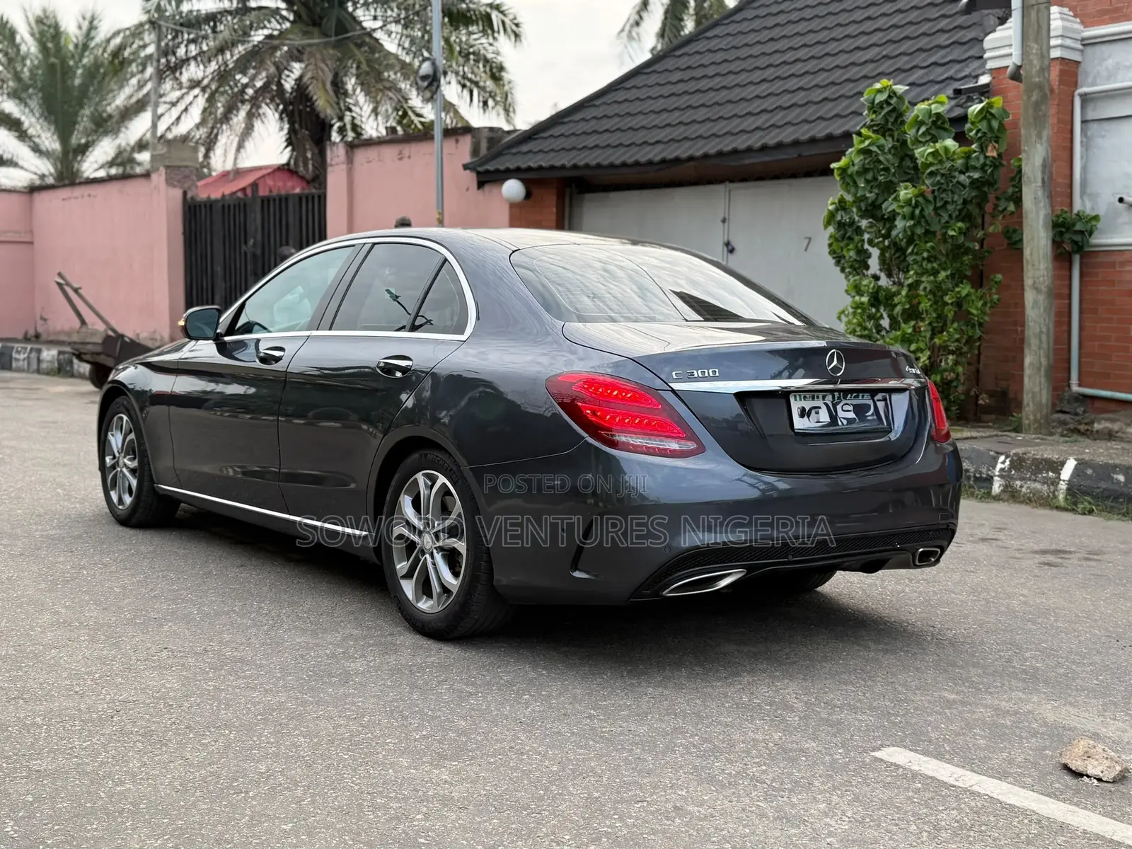 Mercedes-Benz C300 2016 Gray