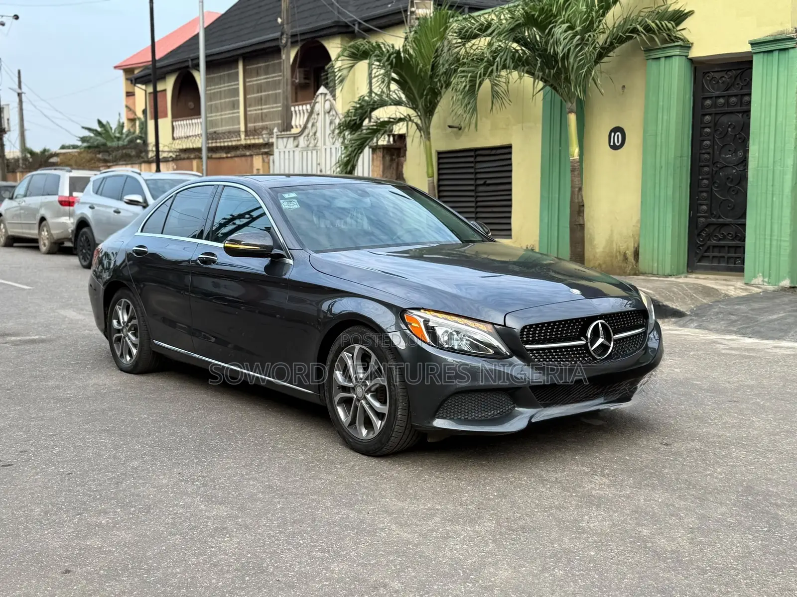 Mercedes-Benz C300 2016 Gray