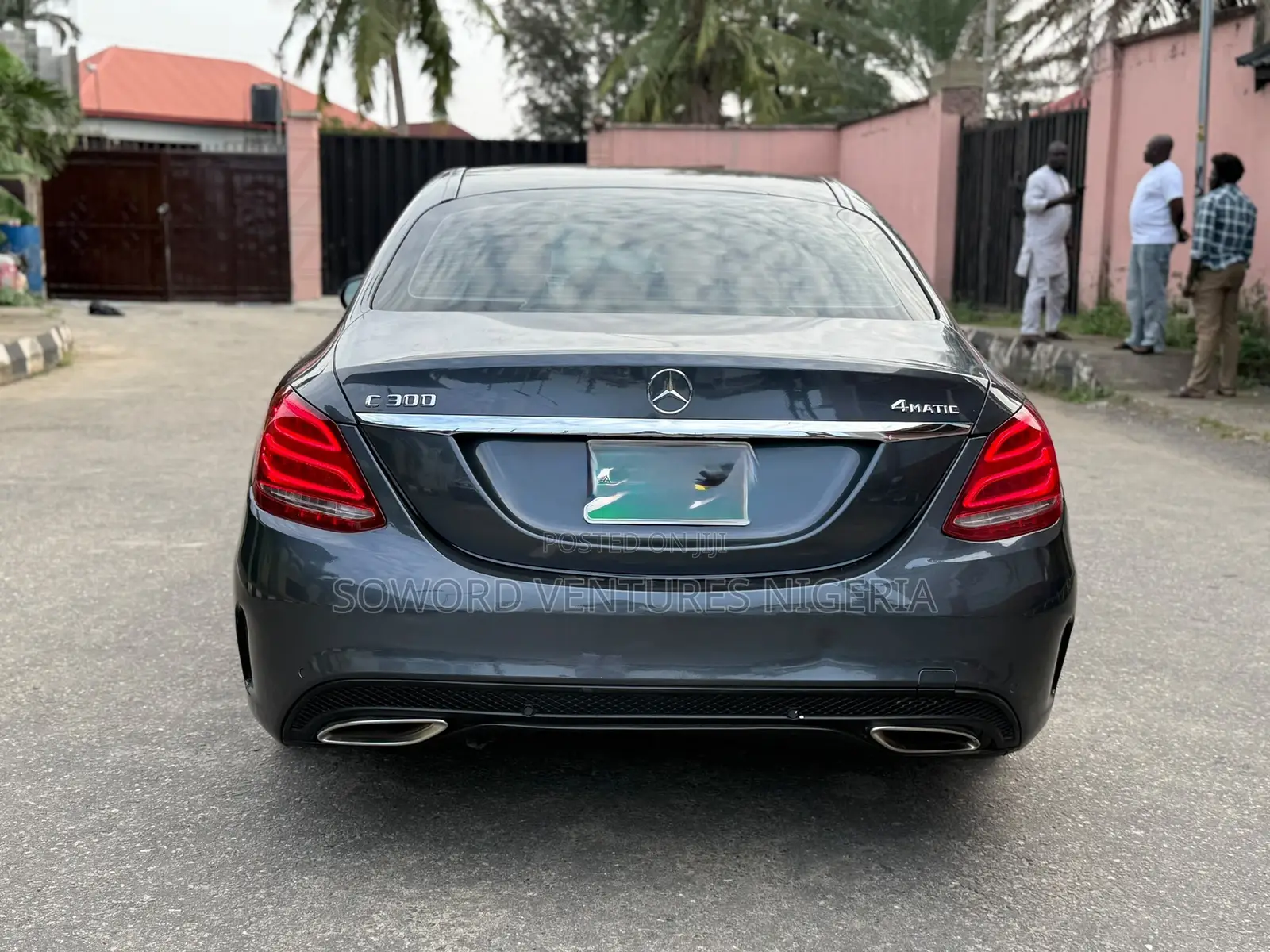 Mercedes-Benz C300 2016 Gray