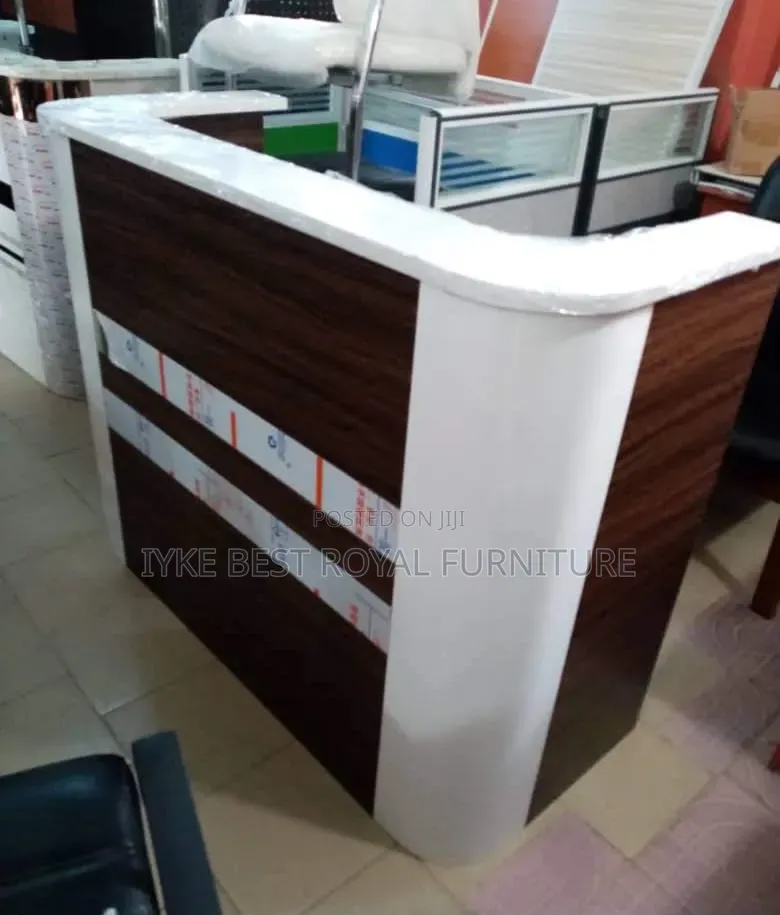 4feet Office Receptionist Decks