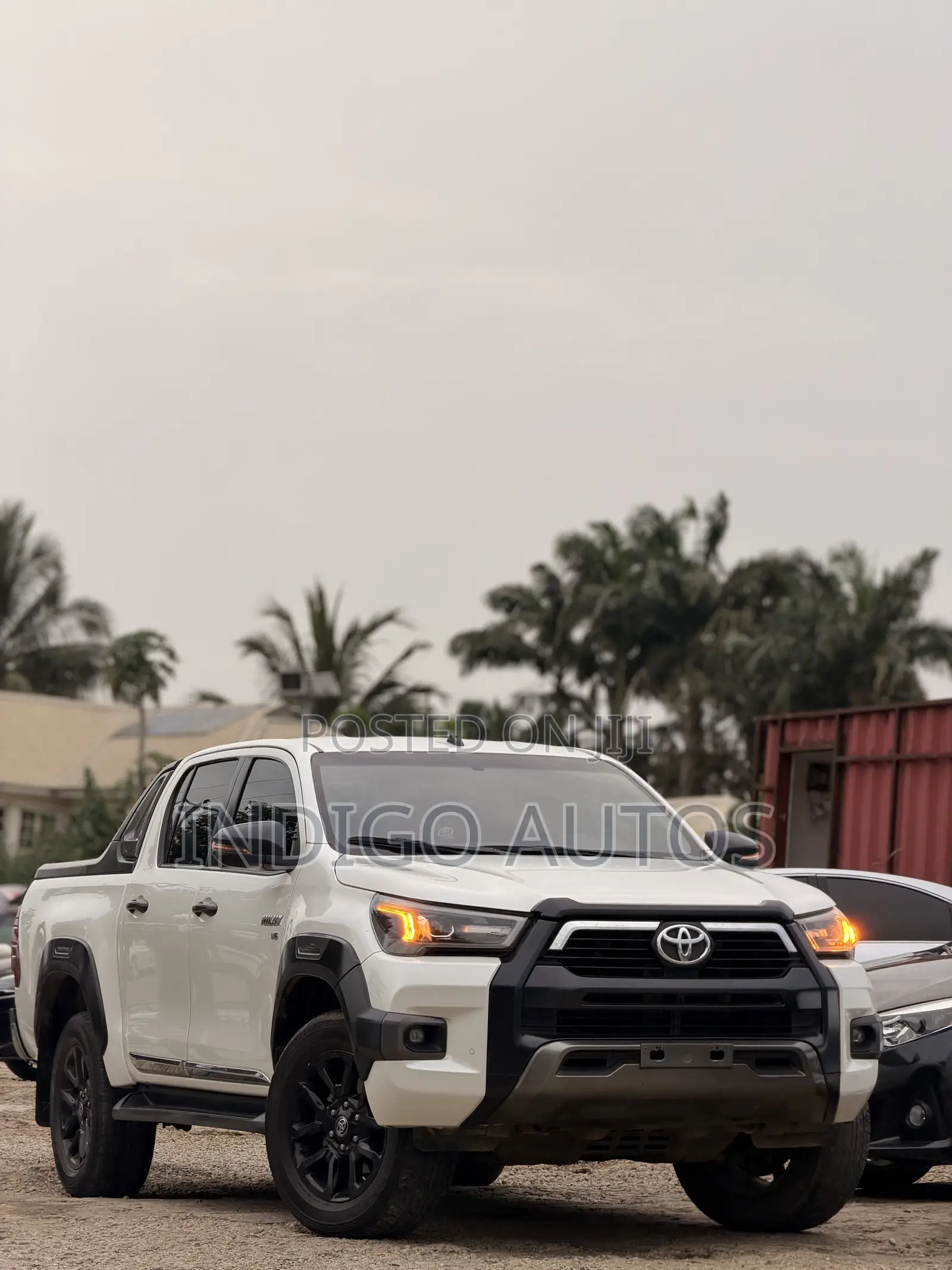Toyota Hilux 2023 White