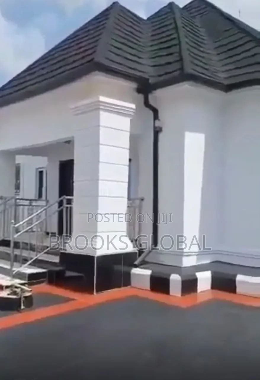 3bdrm Bungalow in Benin City for sale
