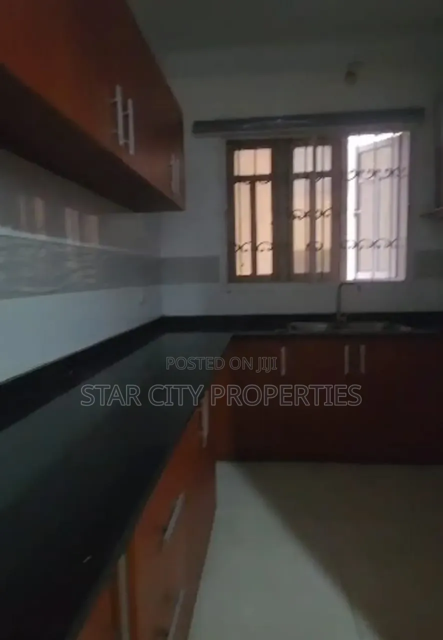 4bdrm Maisonette in Yaba Lagos, Alagomeji for rent