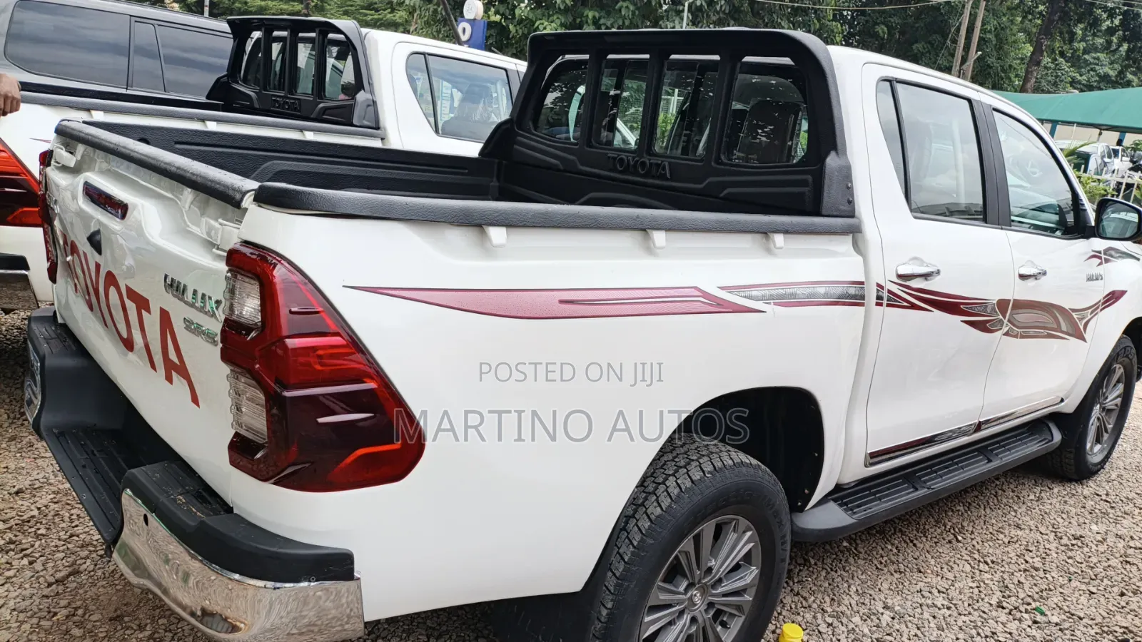 Toyota Hilux 2021 White