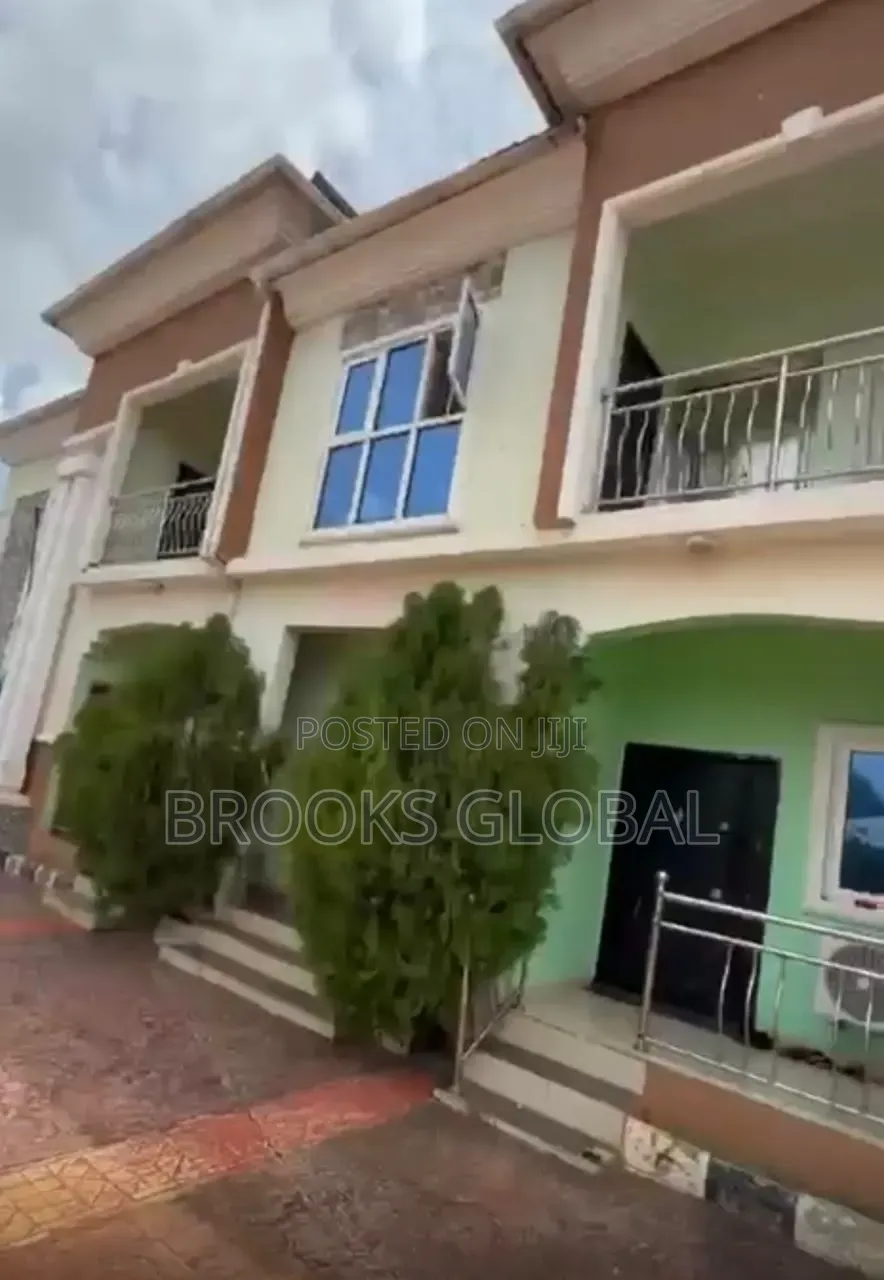 3bdrm Block of Flats in Benin City for sale