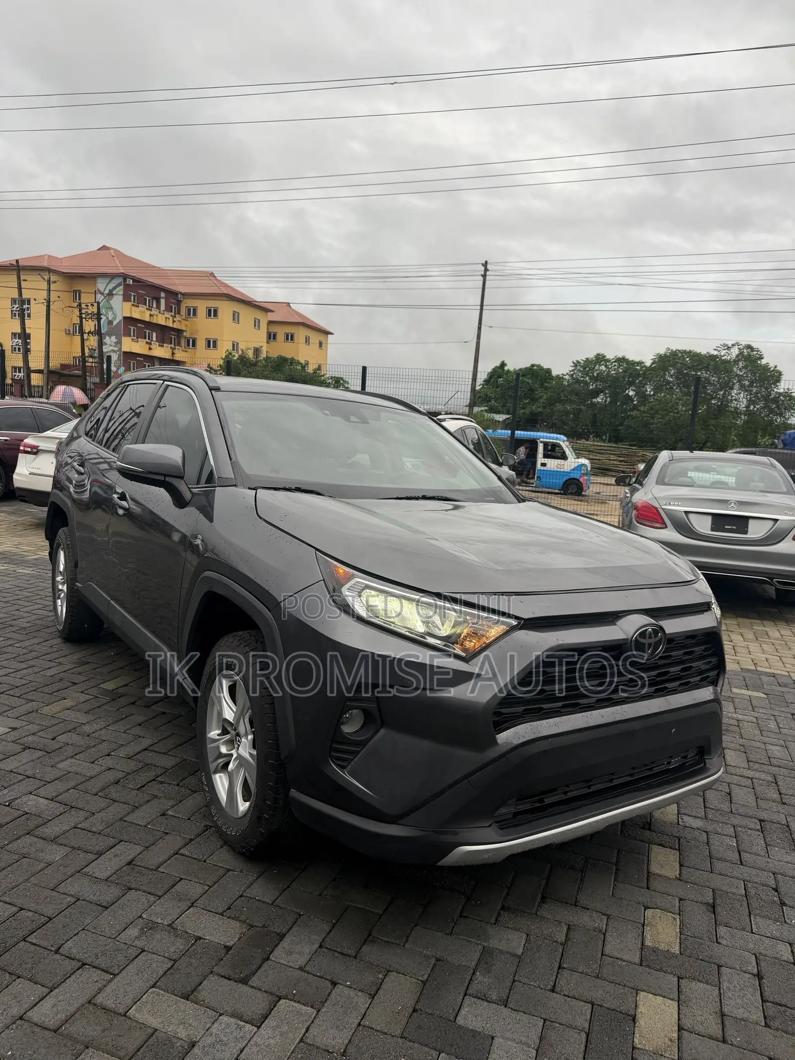 Toyota RAV4 2022 Gray