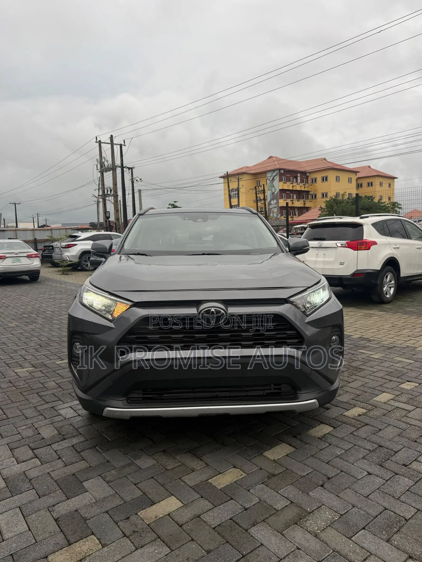 Toyota RAV4 2022 Gray