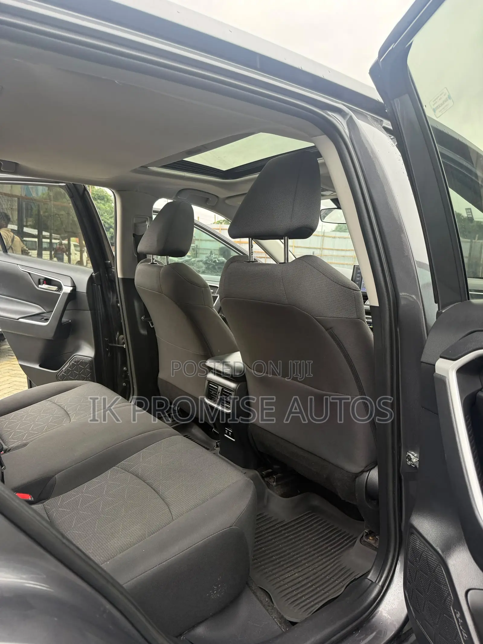 Toyota RAV4 2022 Gray