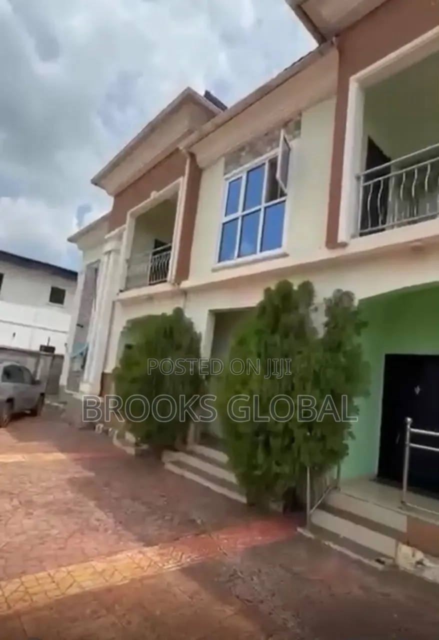 3bdrm Block of Flats in Benin City for sale