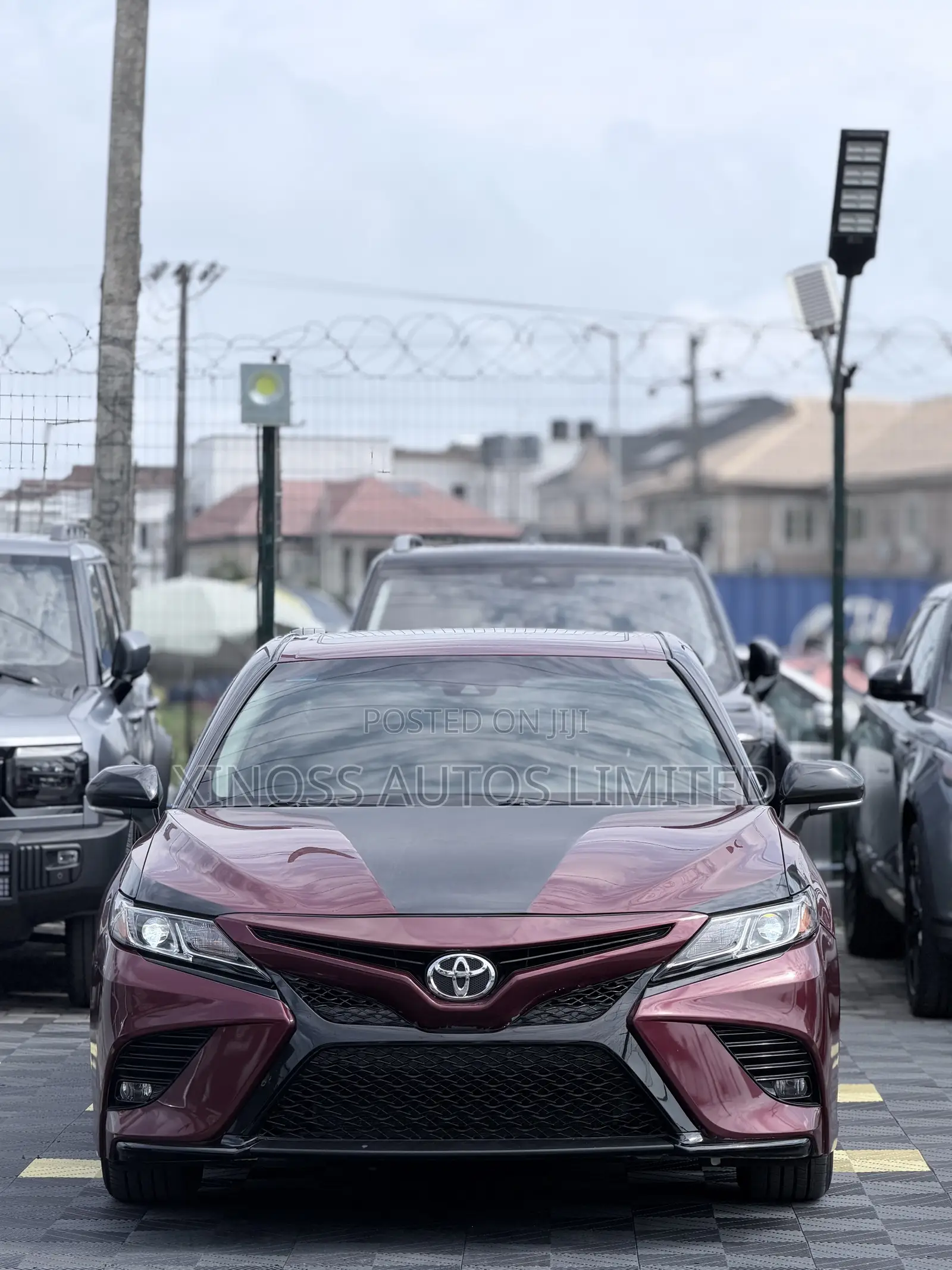 Toyota Camry SE FWD (2.5L 4cyl 8AM) 2018 Burgundy