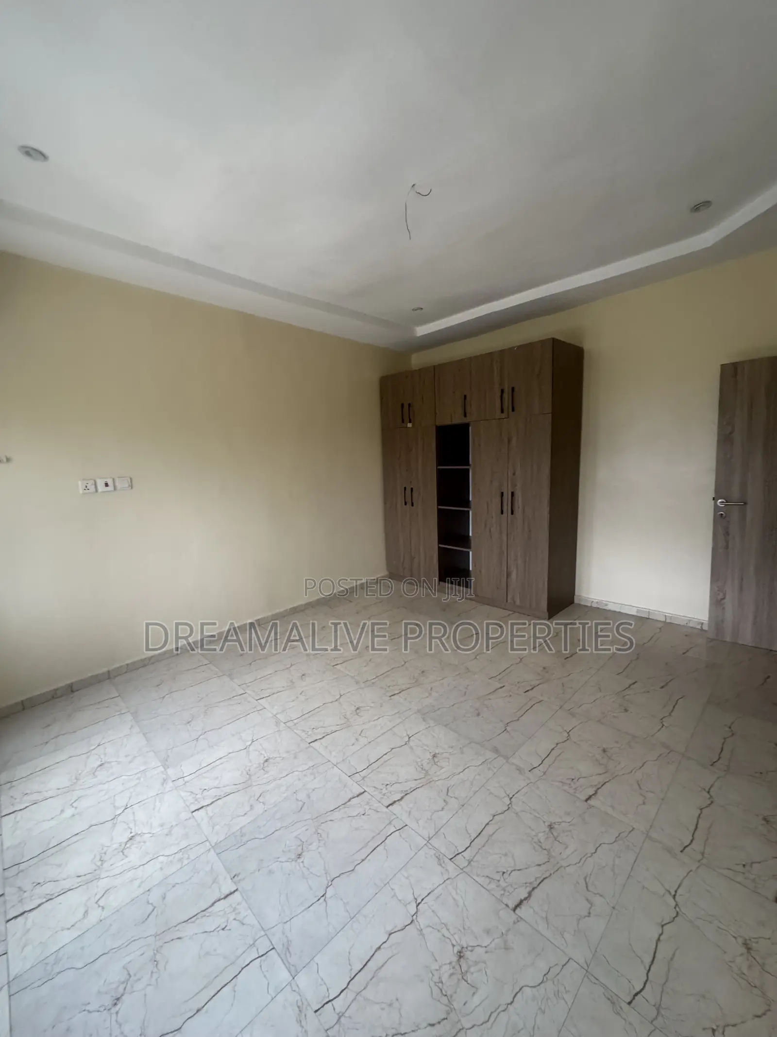4bdrm Duplex in Life Camp for rent