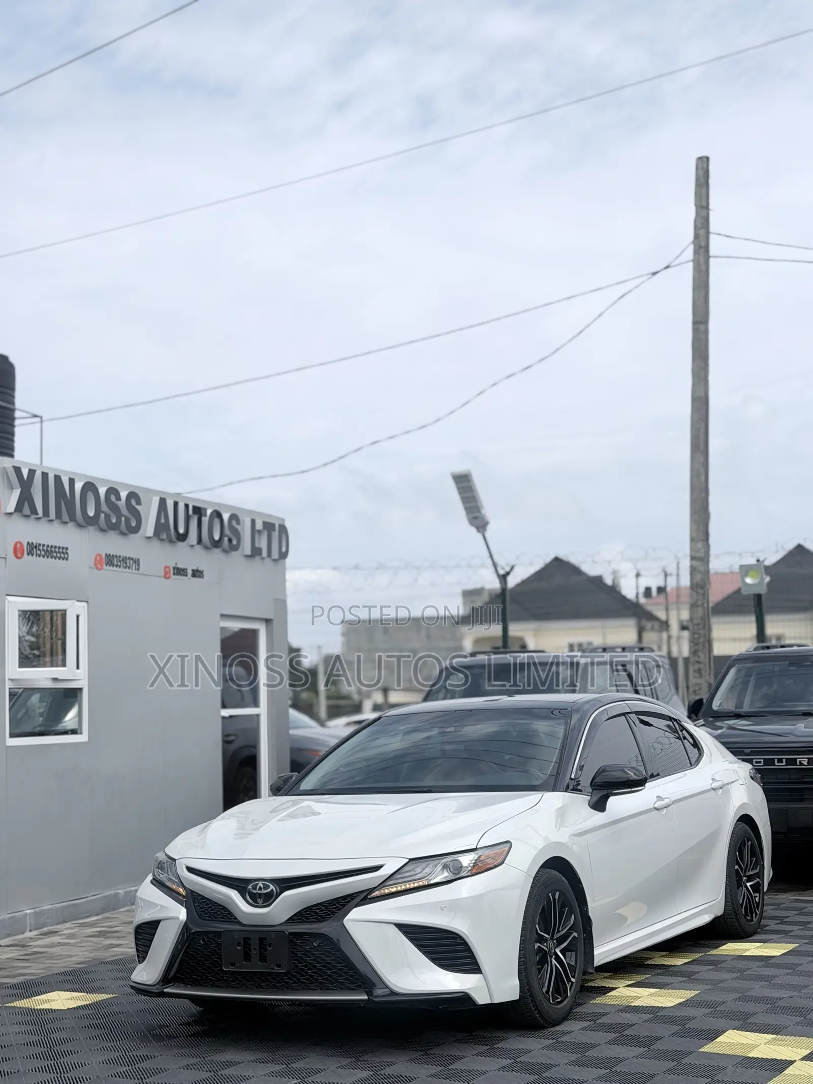 Toyota Camry XSE FWD (2.5L 4cyl 8AM) 2018 White