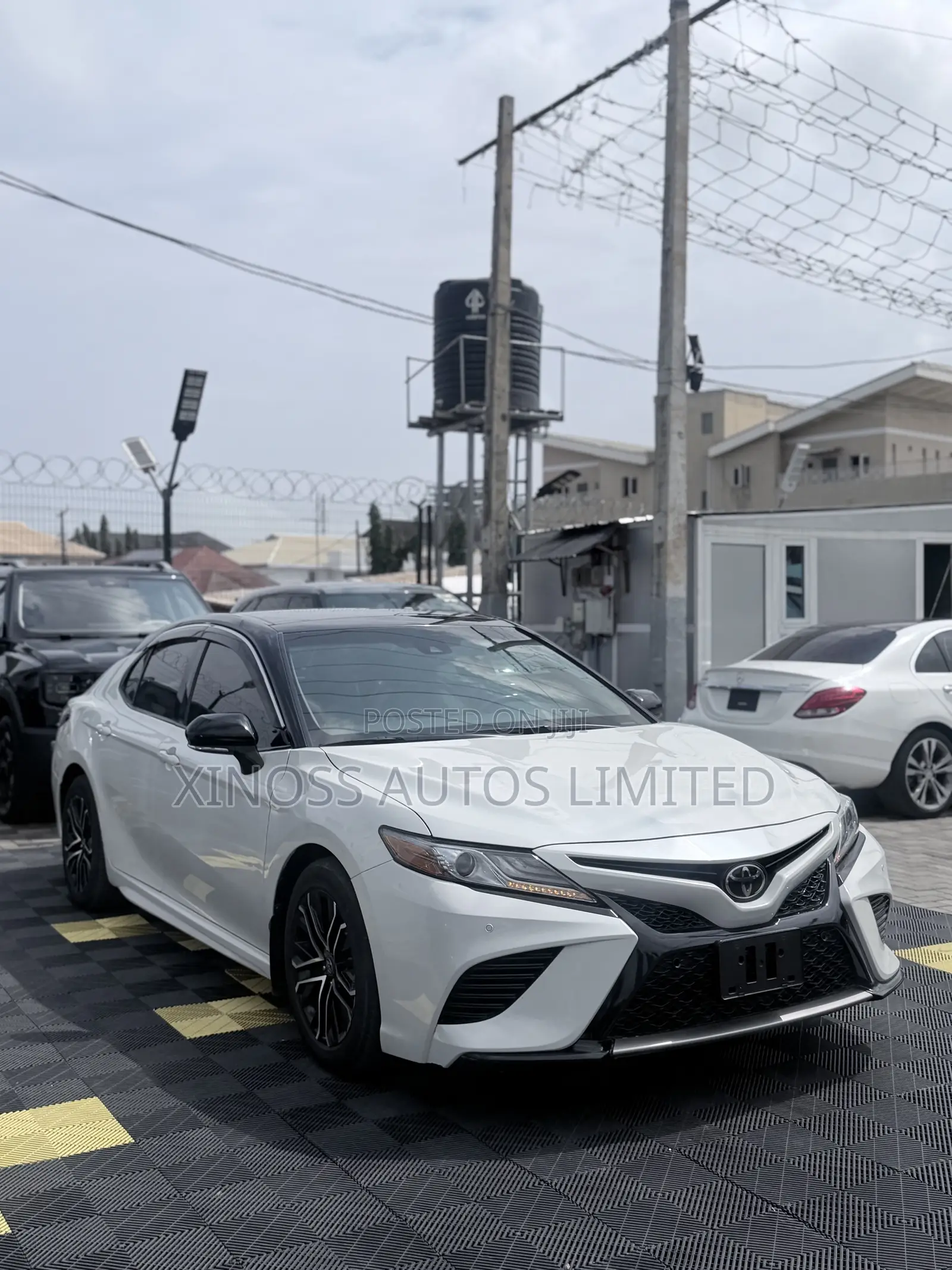 Toyota Camry XSE FWD (2.5L 4cyl 8AM) 2018 White