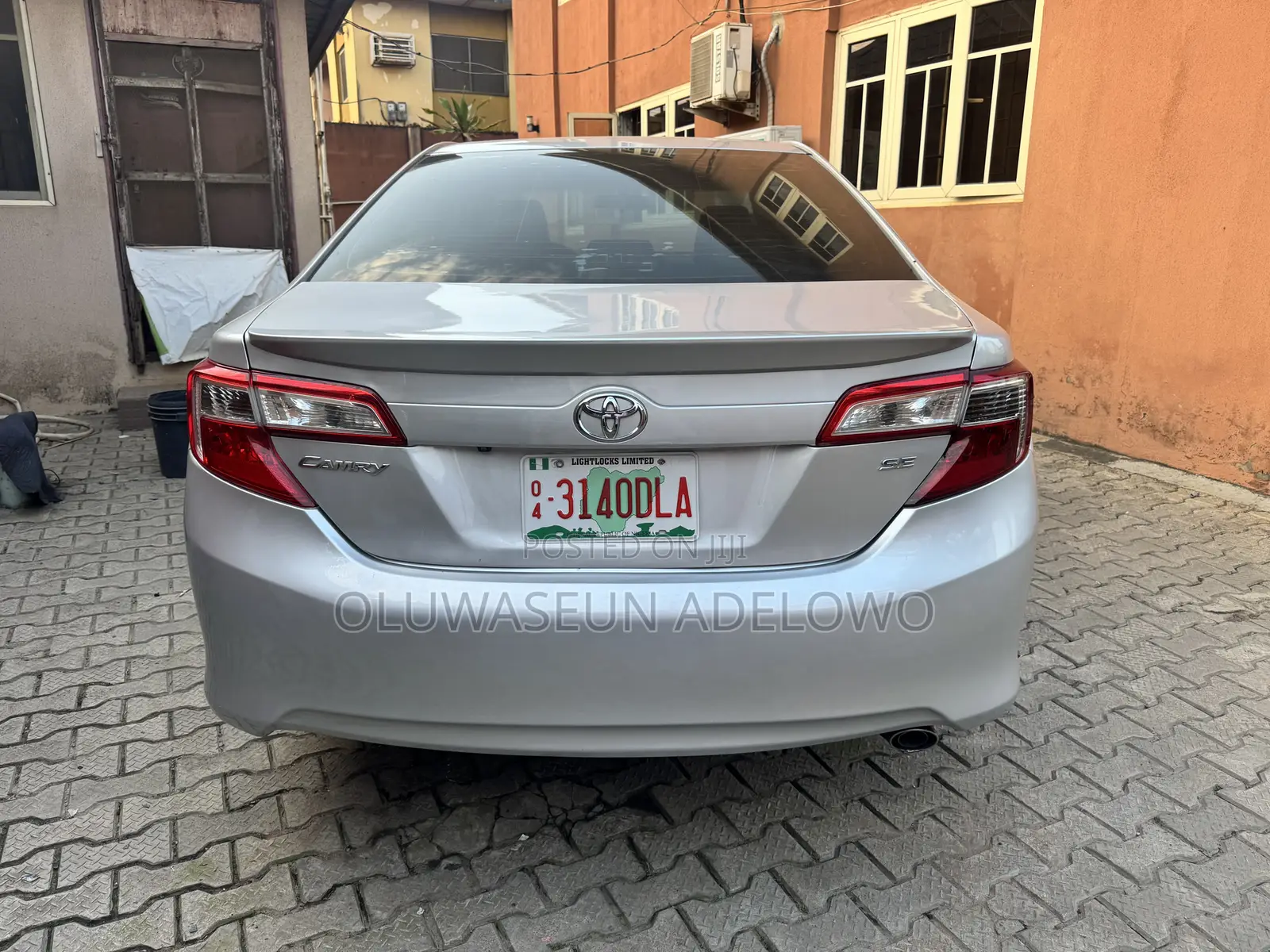 Toyota Camry SE 4dr Sedan (2.5L 4cyl 6A) 2014 Silver