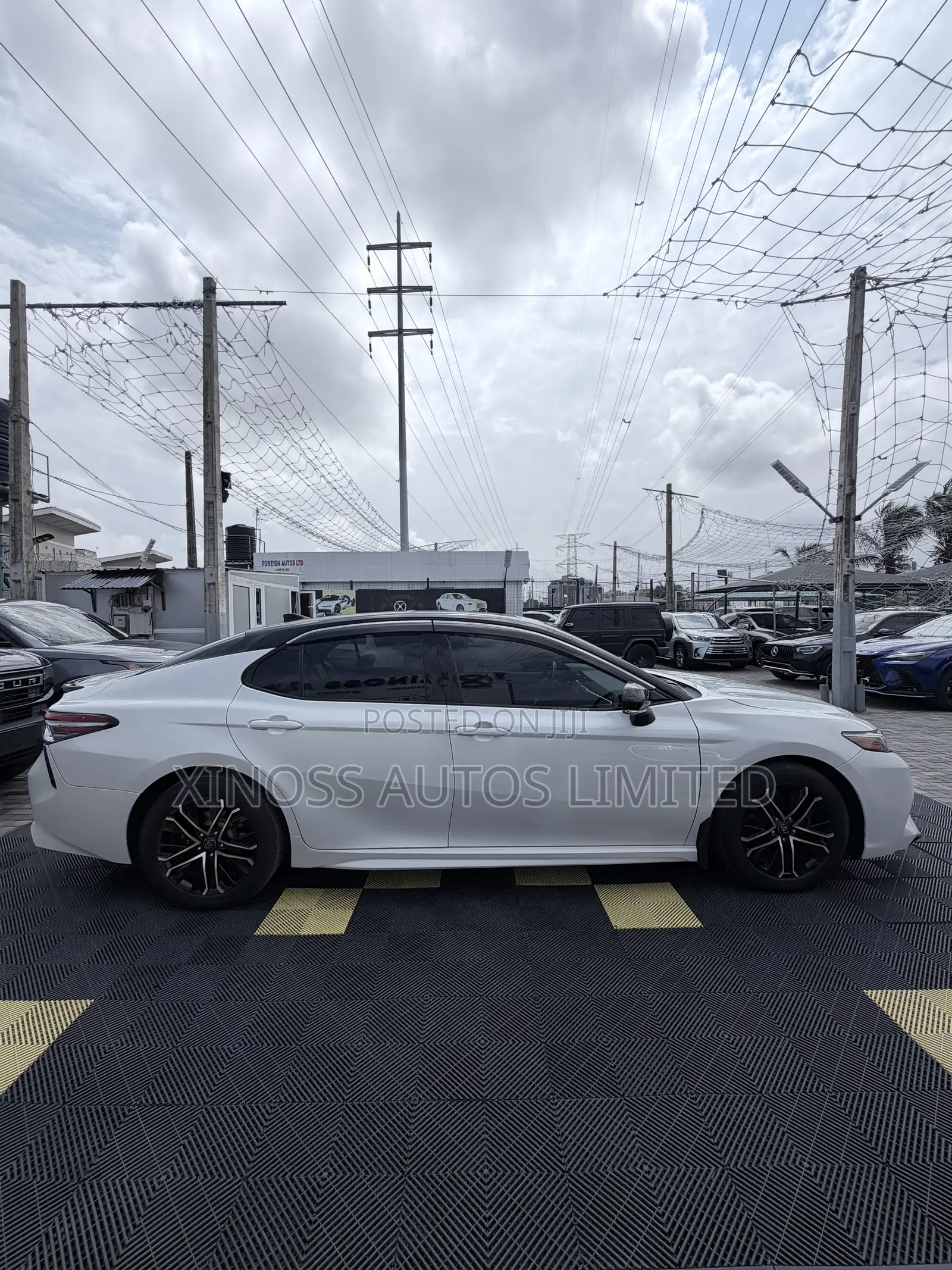 Toyota Camry XSE FWD (2.5L 4cyl 8AM) 2018 White