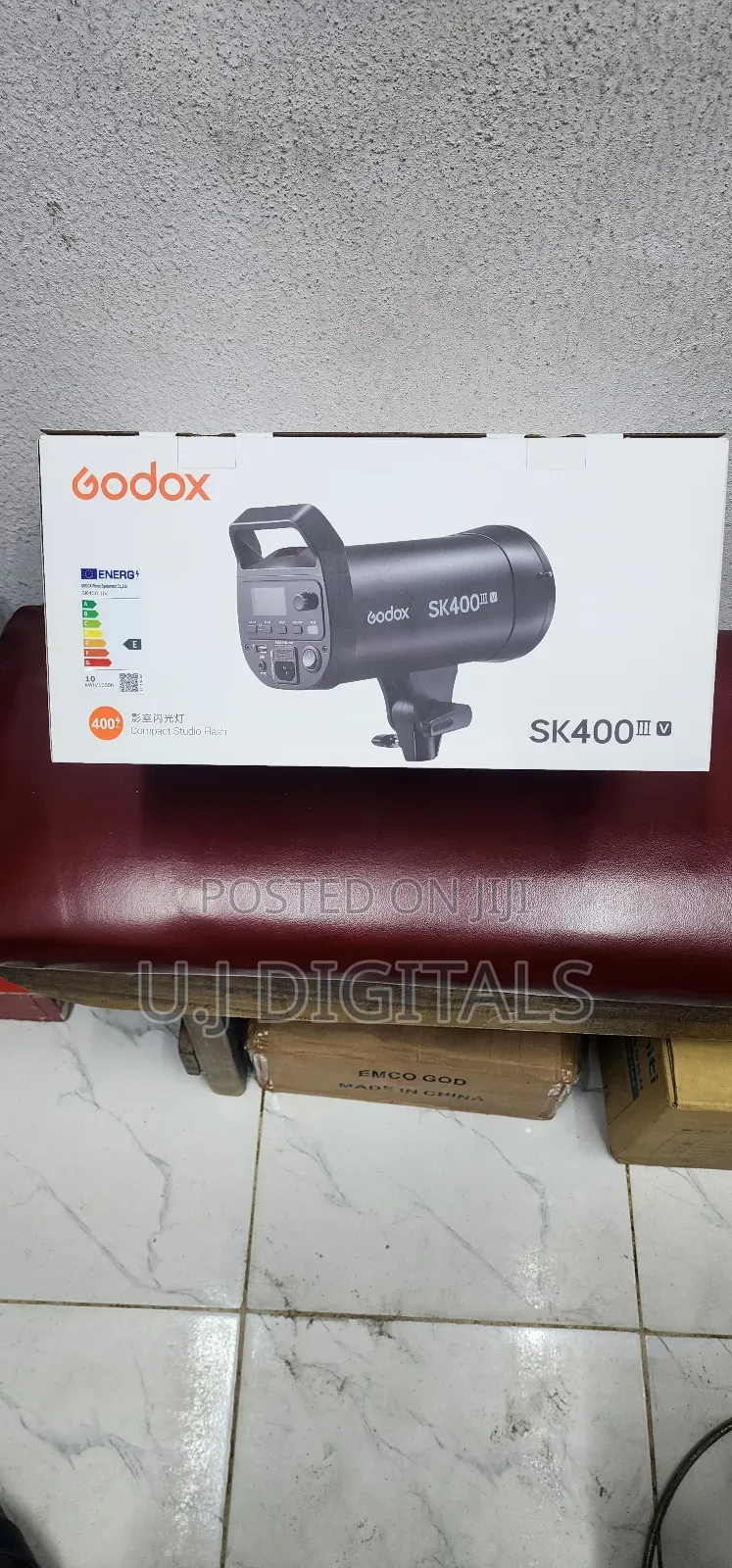 Godox SK400 Iii v Professional Studio Flash
