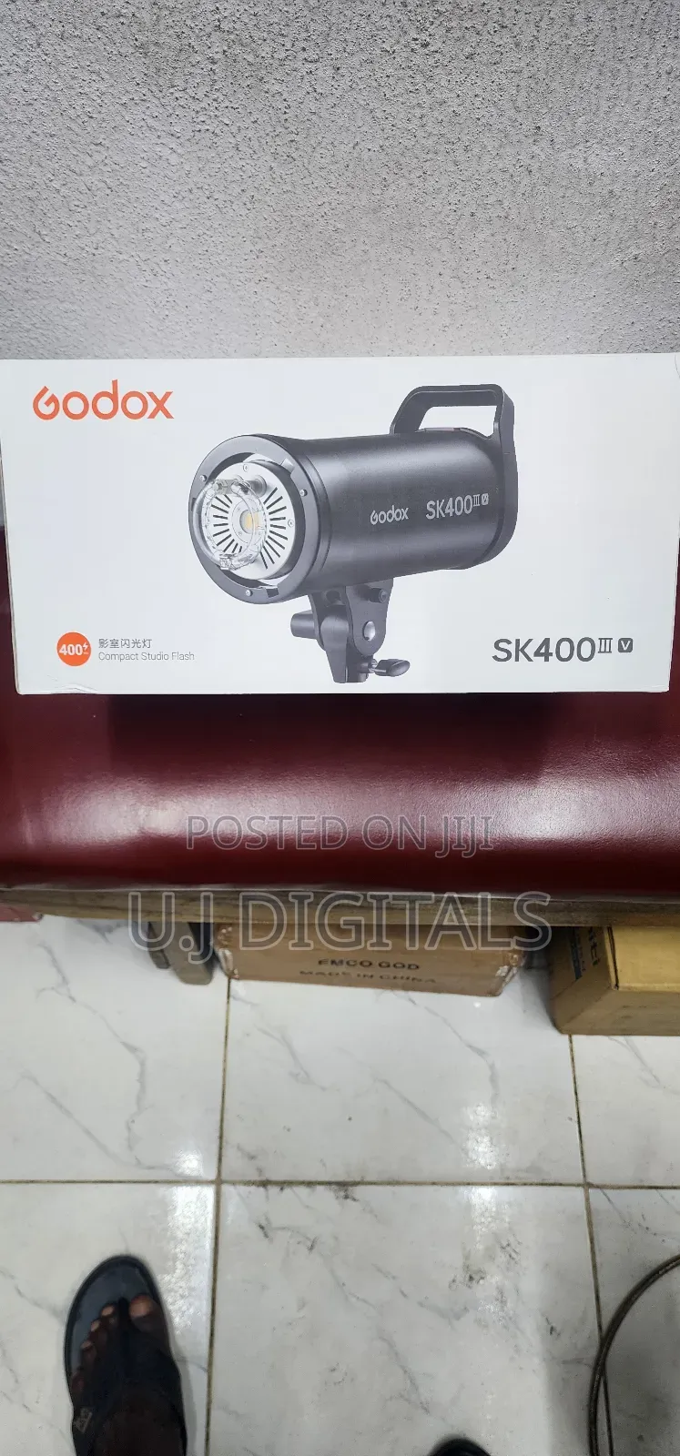 Godox SK400 Iii v Professional Studio Flash