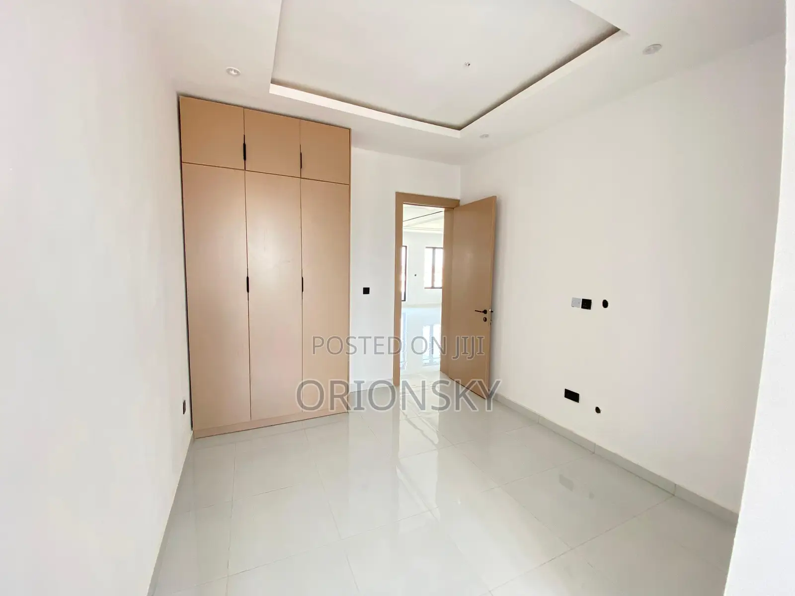 3bdrm Apartment in Lekki Phase 1 for sale