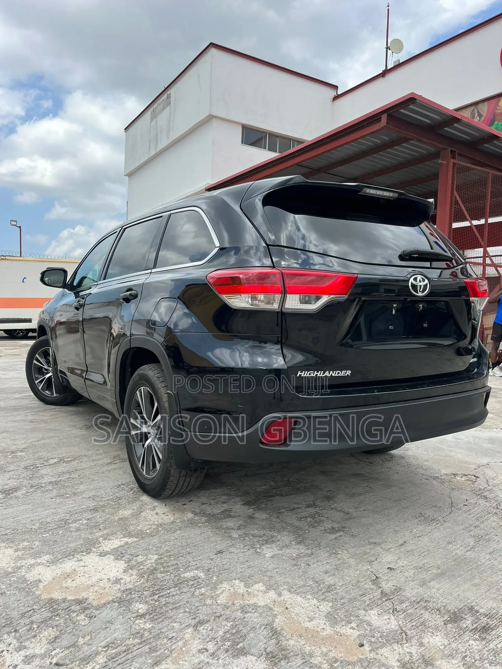 Toyota Highlander LE 4x4 V6 (3.5L 6cyl 8A) 2018 Black