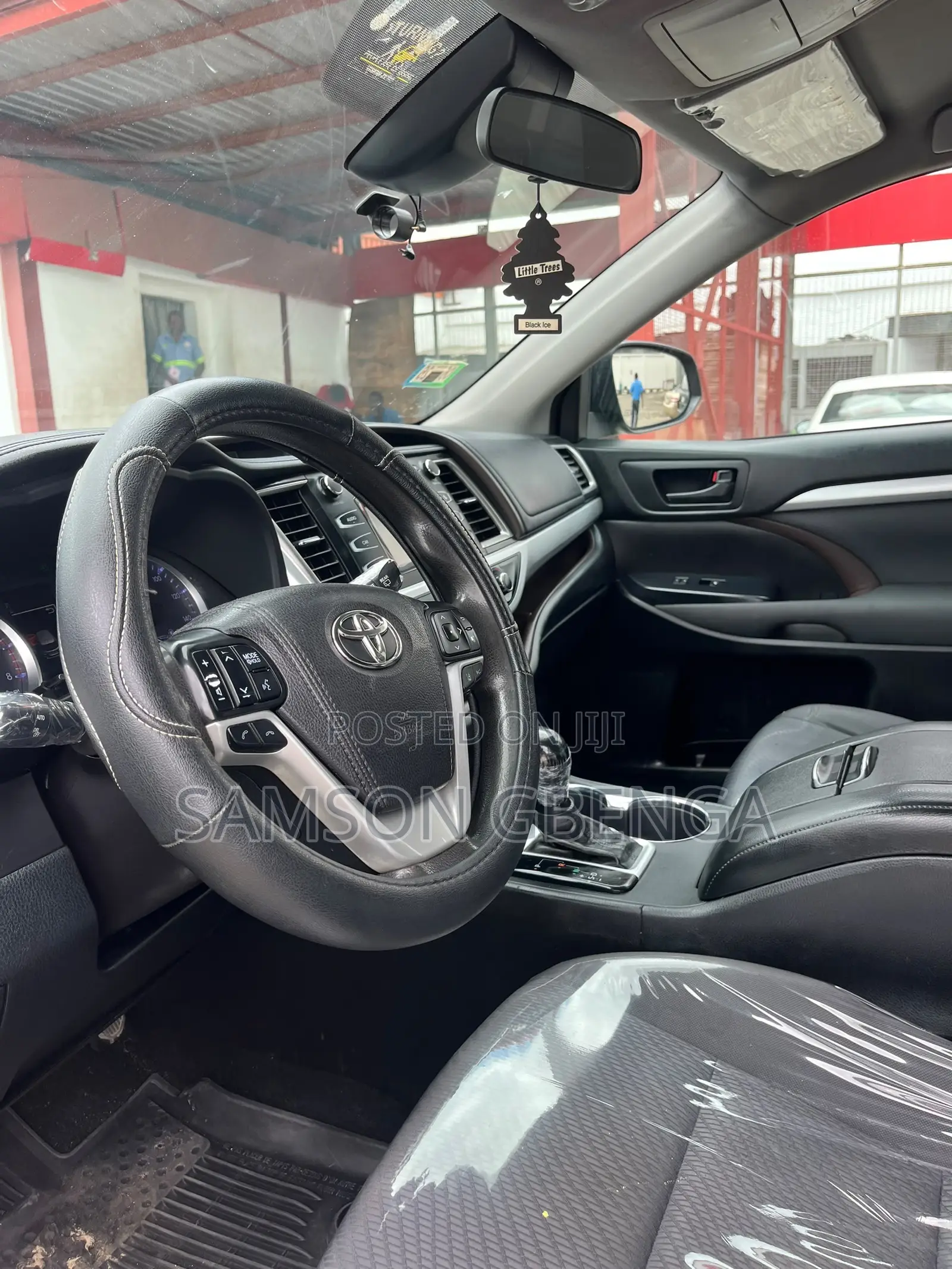 Toyota Highlander LE 4x4 V6 (3.5L 6cyl 8A) 2018 Black