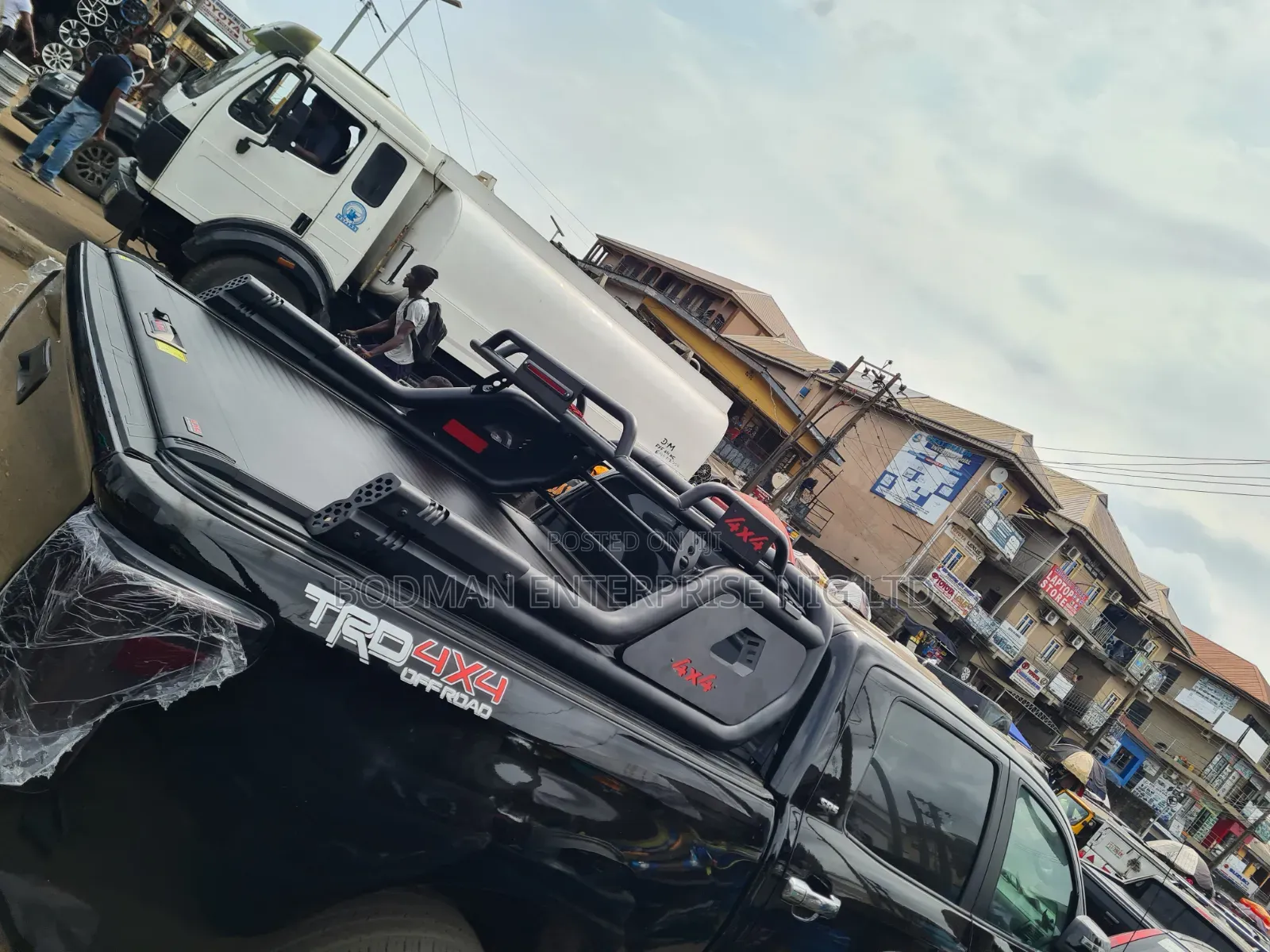 Manual Rolling Boot Cover With Off-Road Bar for Tundra at #$÷5