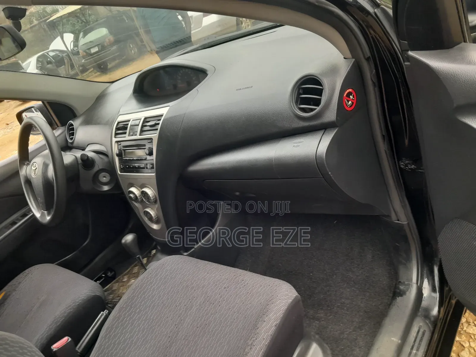 Toyota Yaris 2010 Black
